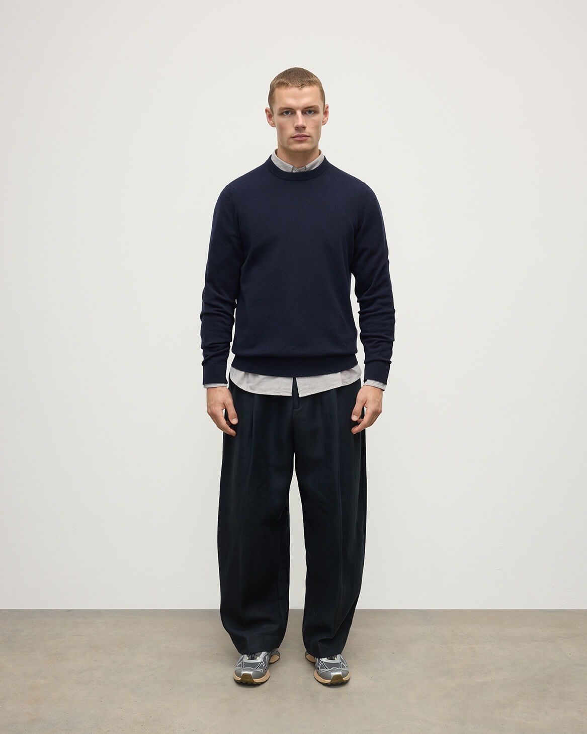 Johnstons of Elgin AW25 Men's Knitwear Dark Navy Classic Cashmere Navy Round Neck Jumper KAP05471SD7666