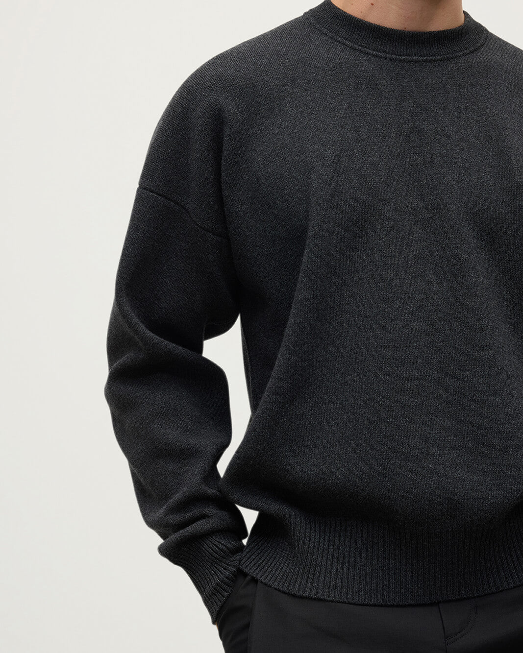 Johnstons of Elgin AW25 Men's Knitwear Charcoal Relaxed Milano Stitch Camel Jumper KAP05486HA7165