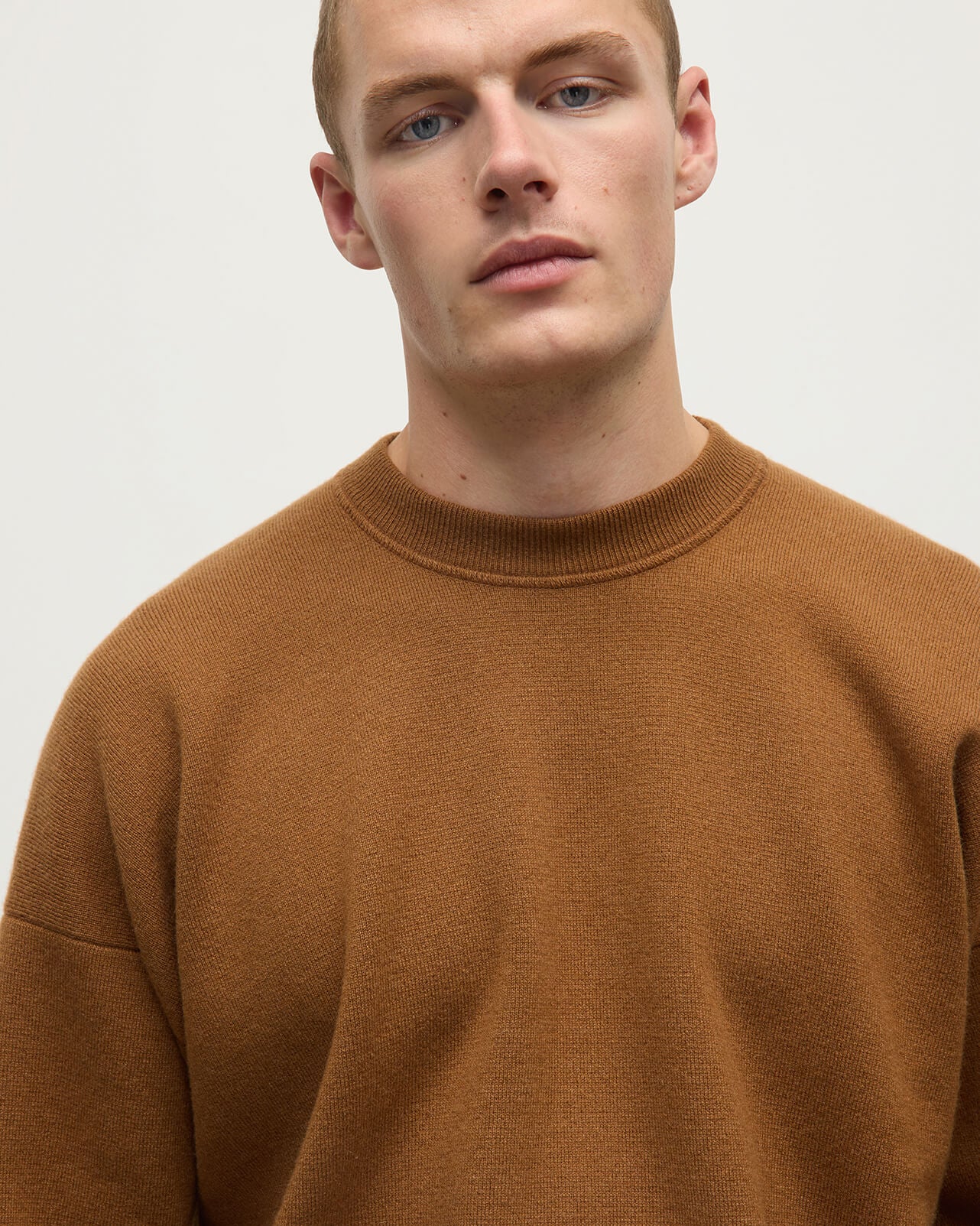 Johnstons of Elgin AW25 Men's Knitwear Dark Camel Relaxed Milano Stitch Camel Jumper KAP05486SB4620