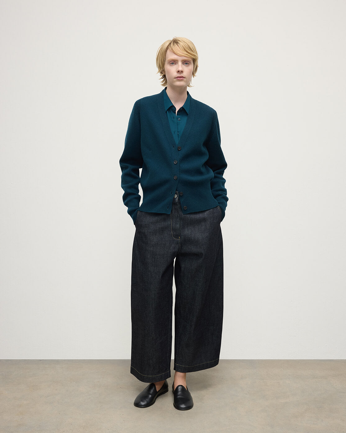 ウィメンズ カーディガン｜Johnstons of Elgin