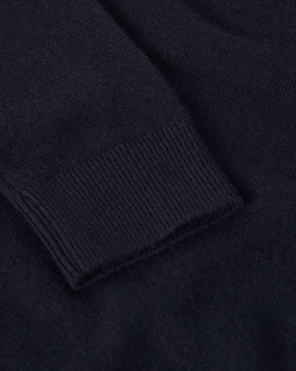 Johnstons of Elgin AW25 Women's Knitwear Dark Navy Classic Cashmere Navy Round Neck Jumper close up  KAP05572SD7666