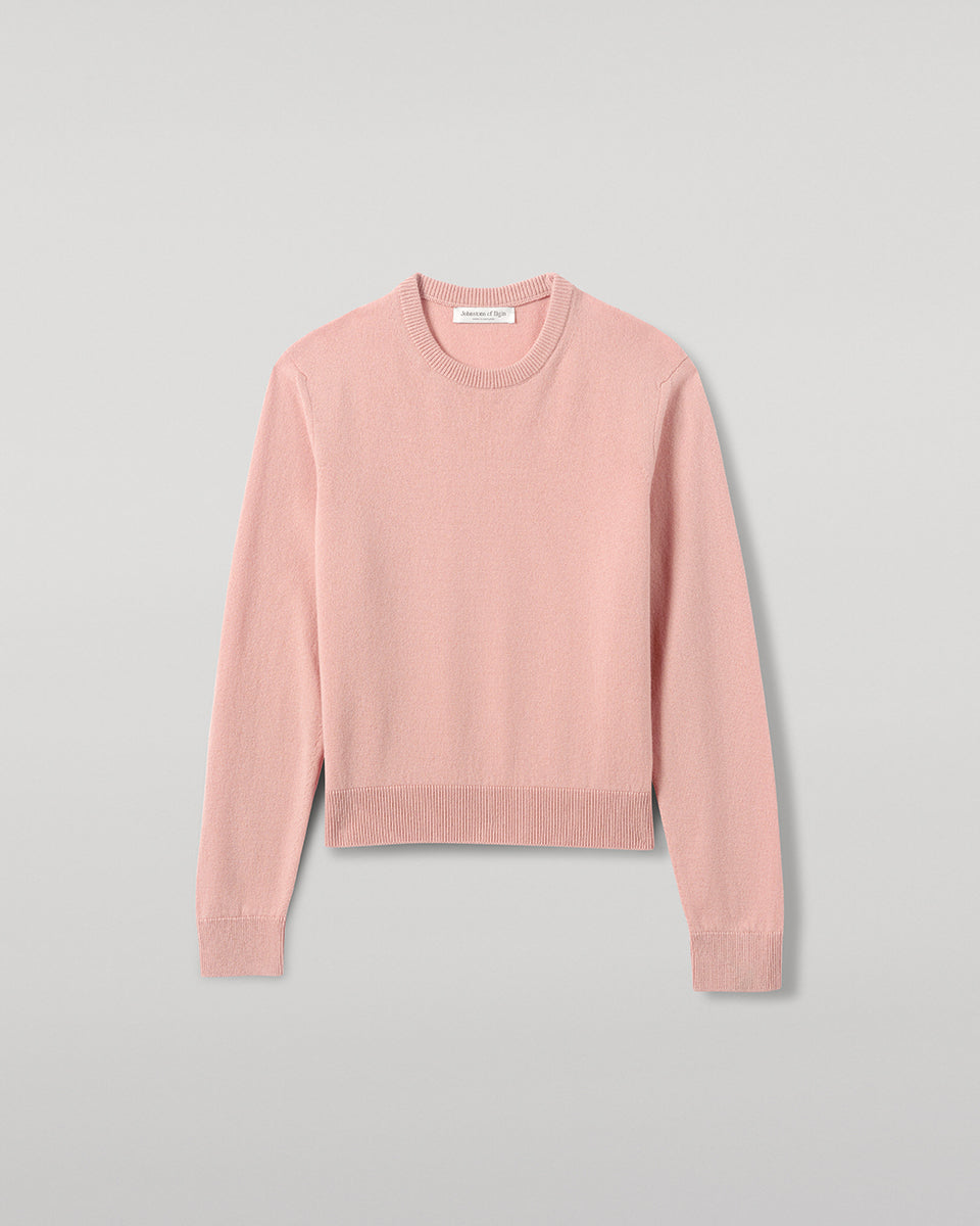 Johnstons of Elgin AW25 Women's Knitwear Nude Classic Cashmere Pink Round Neck Jumper Close Up KAP05572SE0740