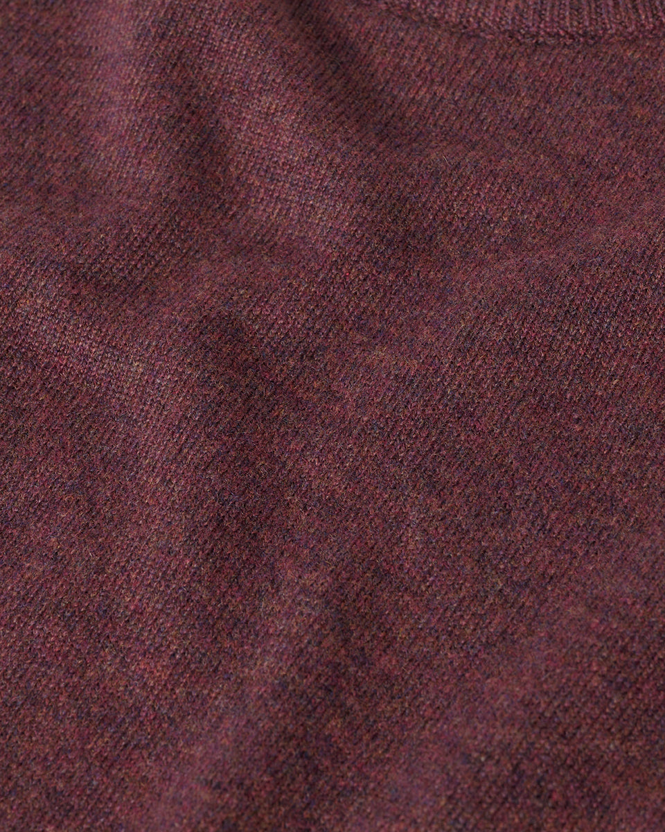 Johnstons of Elgin AW25 Women's Knitwear Damson Classic Cashmere Purple T-shirt Close Up KAP05574HE7064