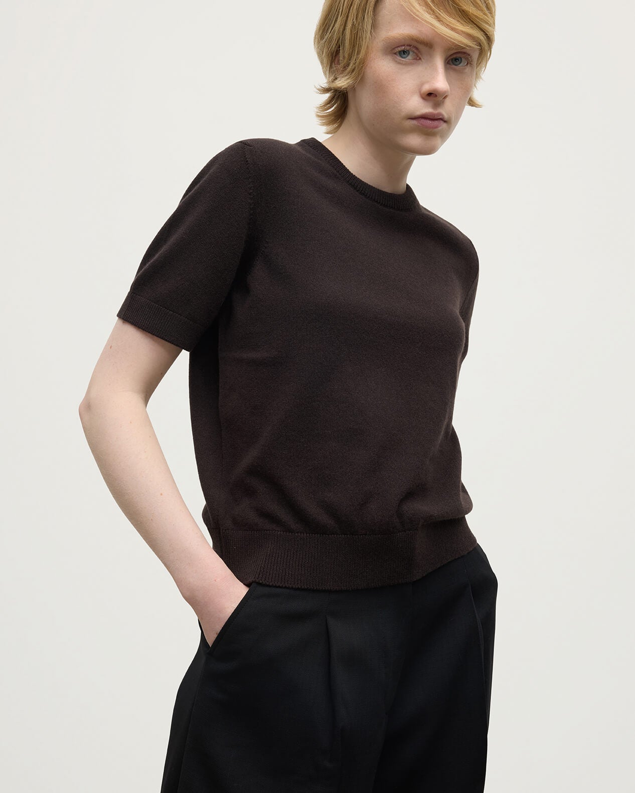 Model wearing Johnstons of Elgin AW25 Women's Knitwear Molasses Classic Cashmere Brown T-shirt Close Up KAP05574SB7290