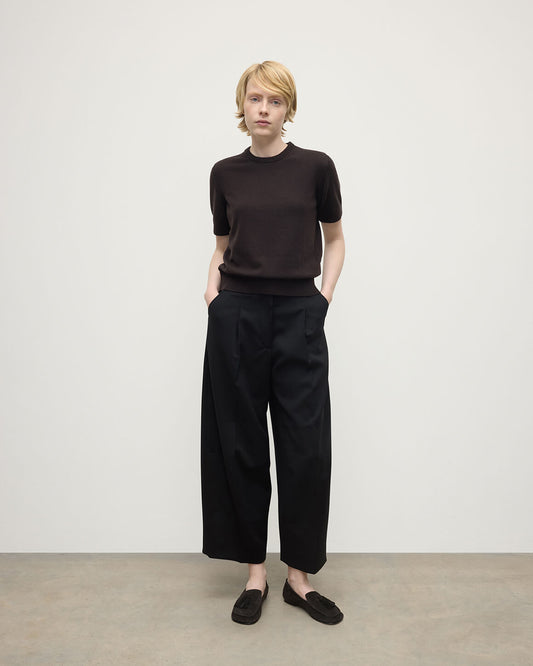 Model wearing Johnstons of Elgin AW25 Women's Knitwear Molasses Classic Cashmere Brown T-shirt Front KAP05574SB7290