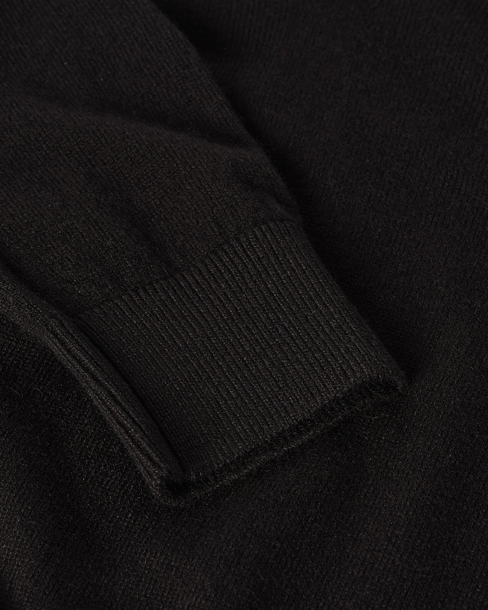Johnstons of Elgin AW25 Women's Knitwear Black Classic Cashmere Black V Neck Jumper KAP05575SA7210