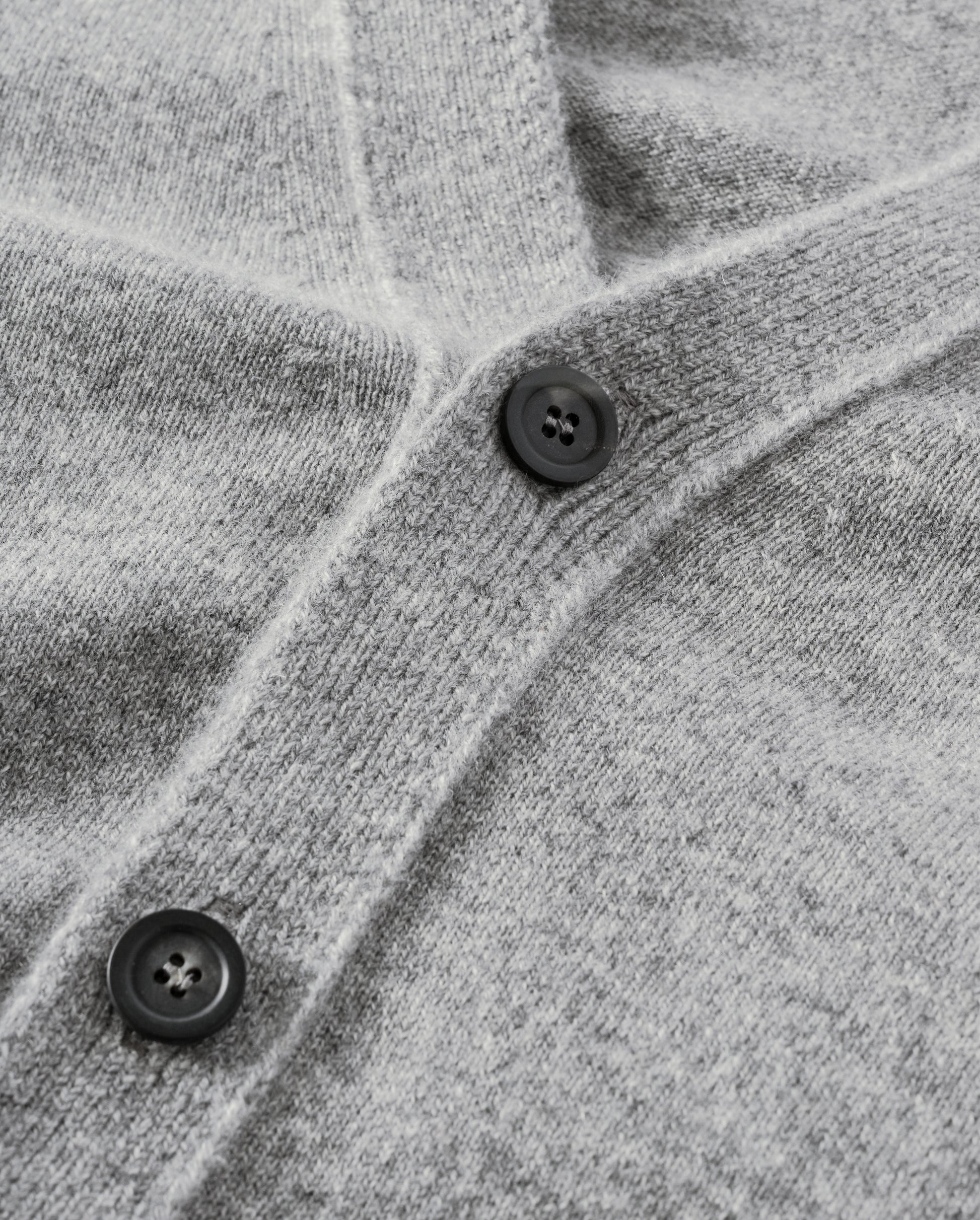 JOHNSTONS OF ELGIN MENS RORY VEE NECK CLASSIC CARDIGAN GREY 100% CASHMERE KAP05471SE5325