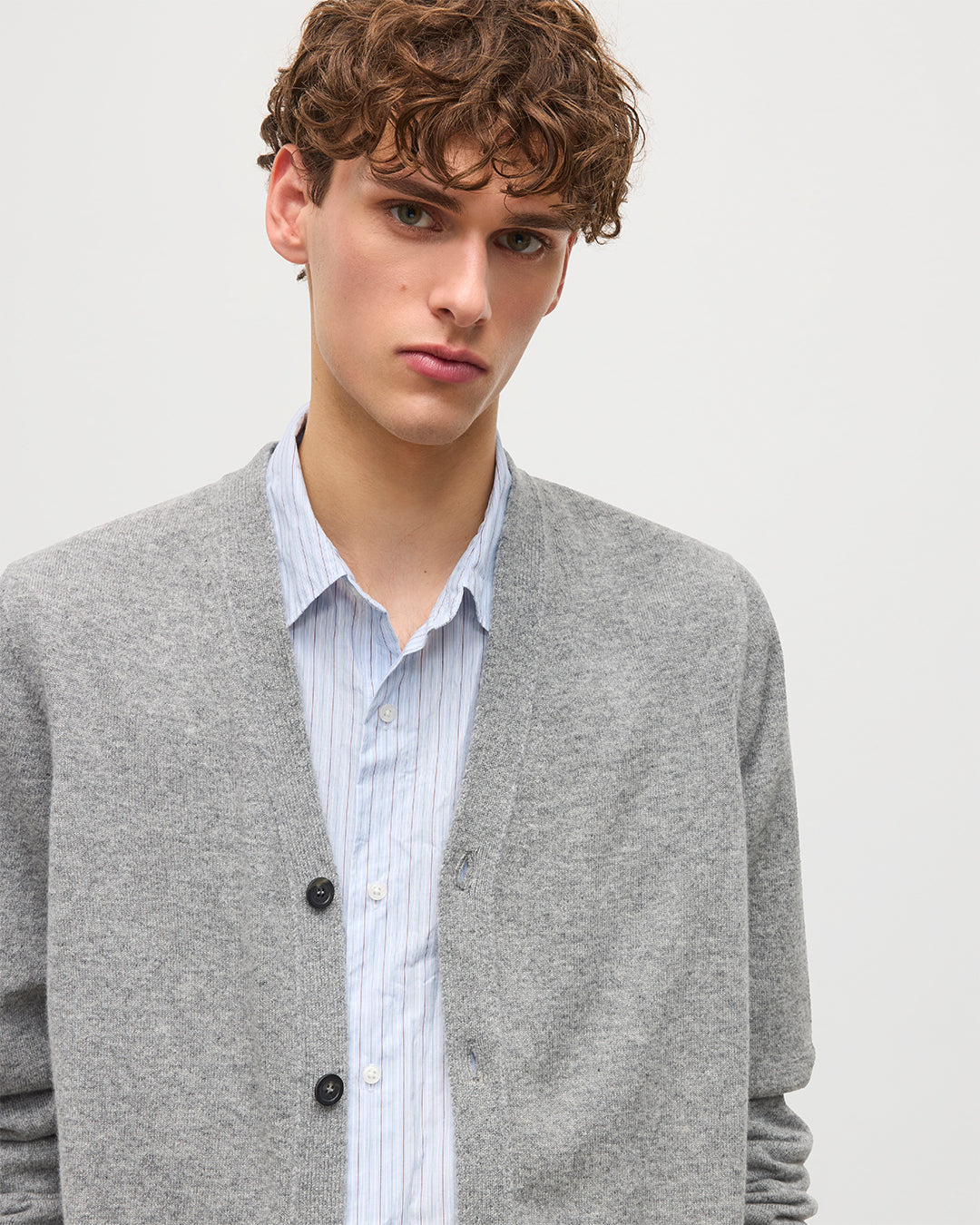 JOHNSTONS OF ELGIN MENS RORY VEE NECK CLASSIC CARDIGAN GREY 100% CASHMERE KAP05471SE5325