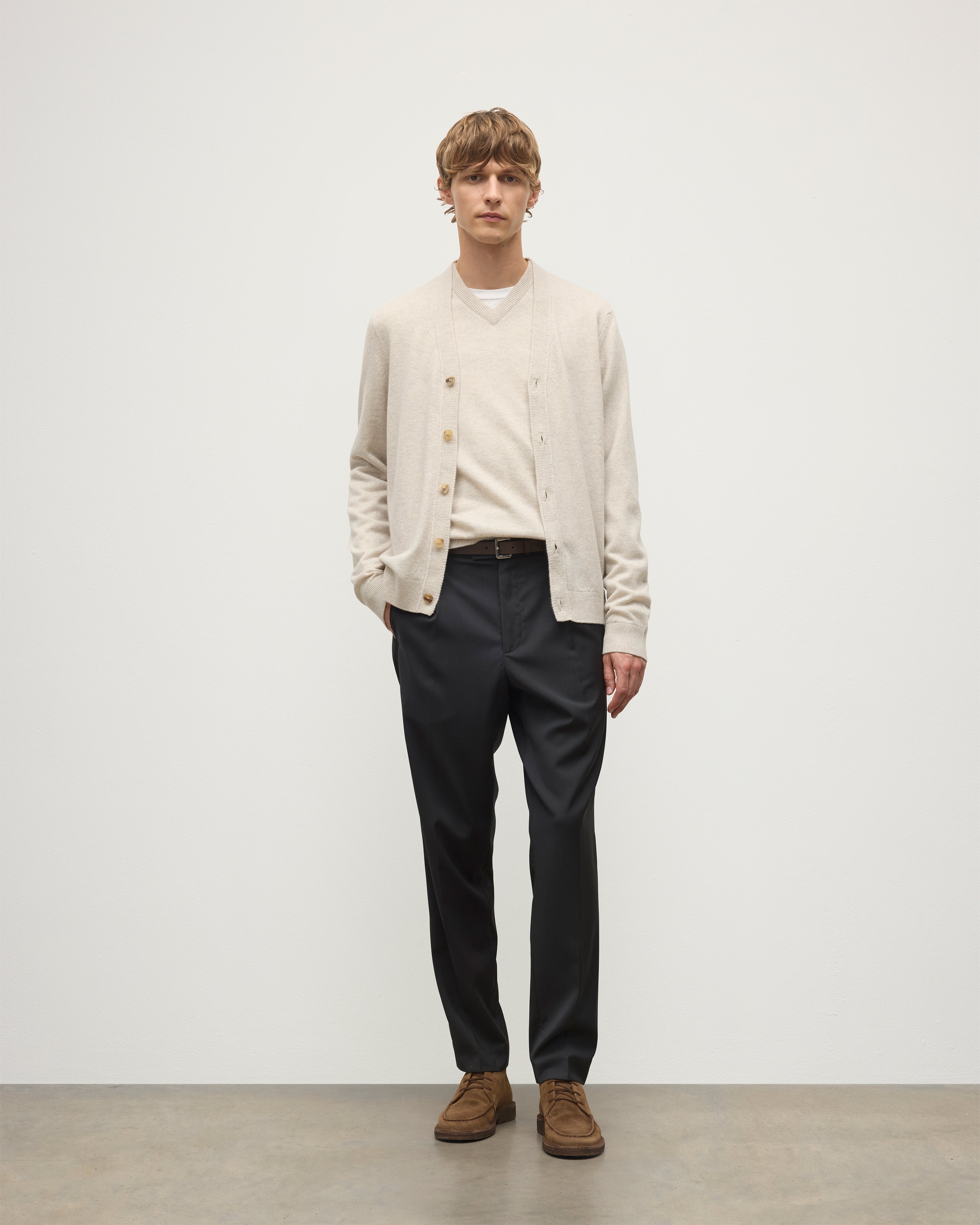 メンズ・カシミヤの必需品｜Johnstons of Elgin