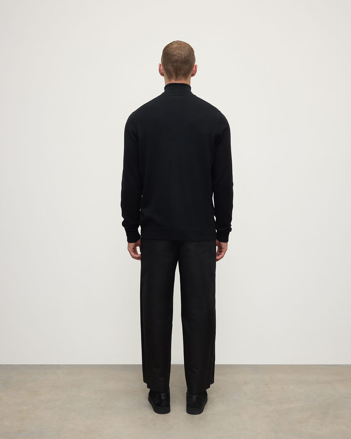 Johnstons of Elgin AW25 Men's Knitwear Black Classic Cashmere Black Cardigan KAP05576SA7210