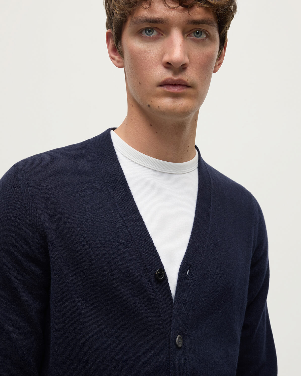 Johnstons of Elgin AW25 Men's Knitwear Dark Navy Classic Cashmere Navy Cardigan KAP05576SD7666