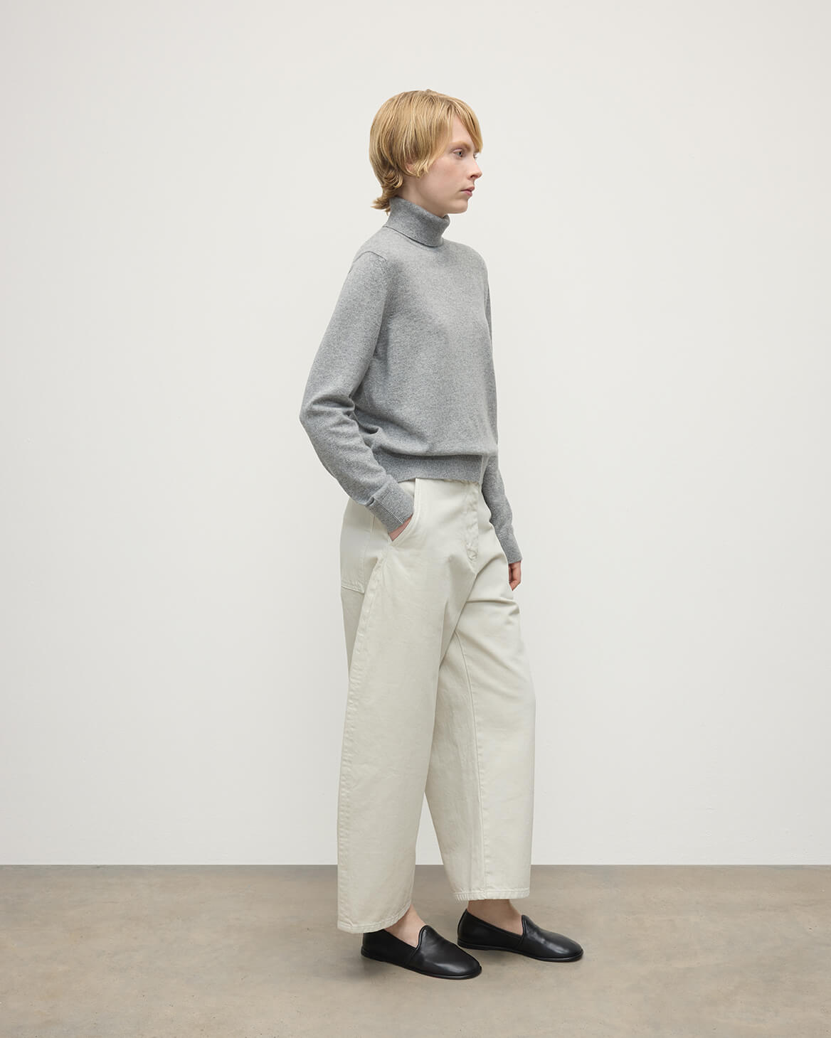 Johnstons of Elgin AW25 Women's Knitwear Light Grey Classic Cashmere Roll Neck KAP05584HA0308