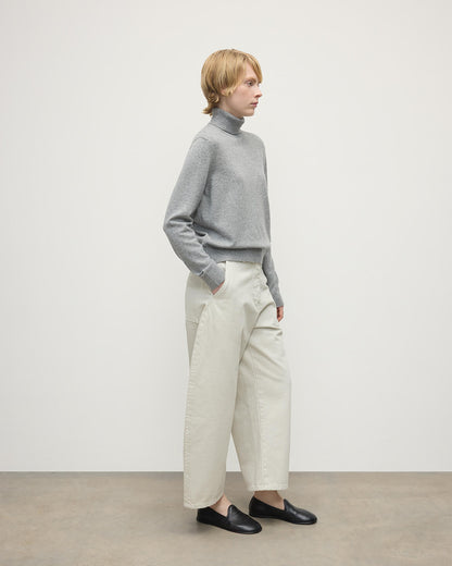 Johnstons of Elgin AW25 Women's Knitwear Light Grey Classic Cashmere Roll Neck KAP05584HA0308