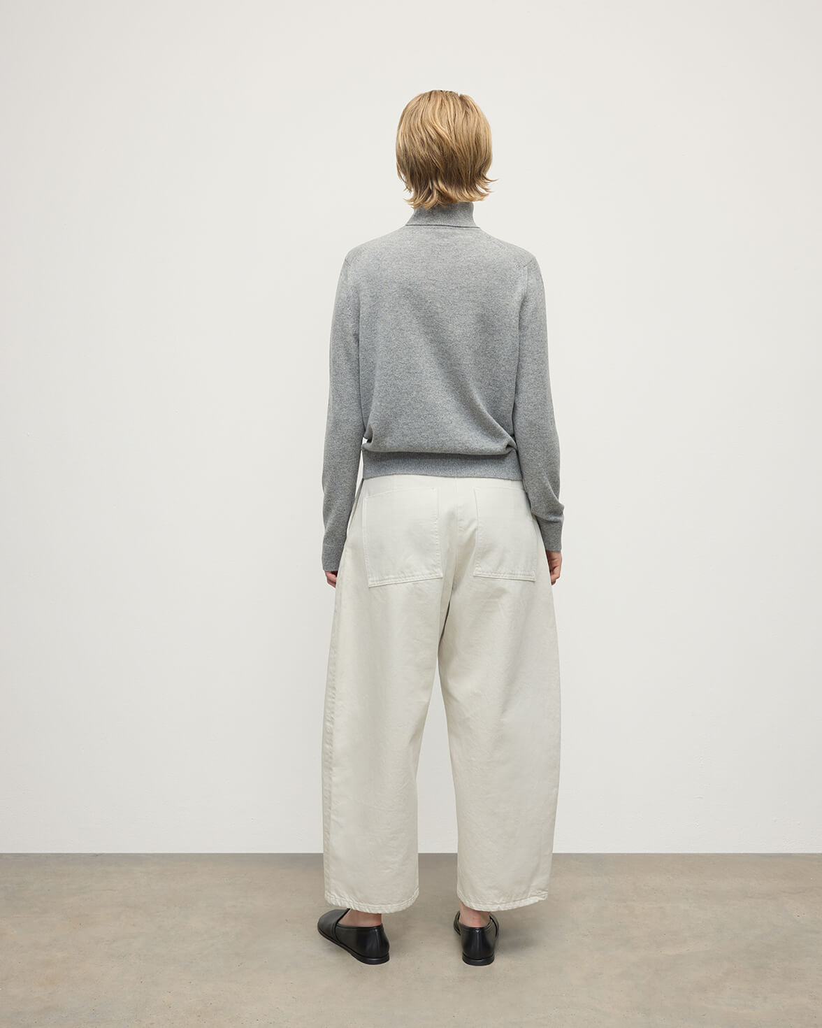 Johnstons of Elgin AW25 Women's Knitwear Light Grey Classic Cashmere Roll Neck KAP05584HA0308