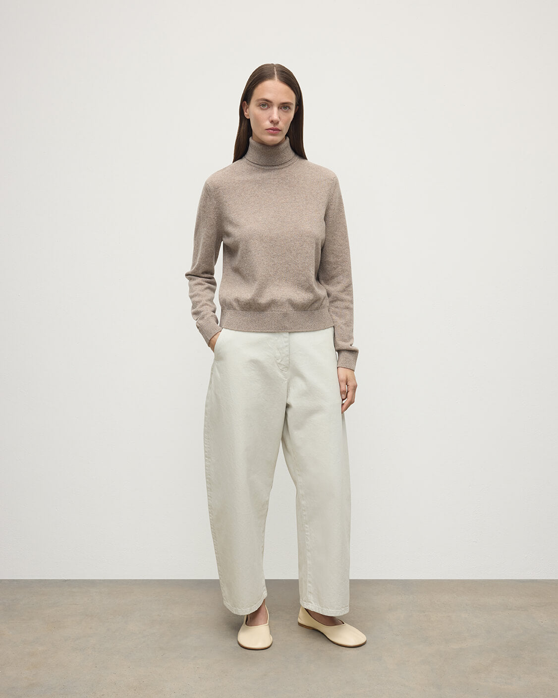 アッシュ ウィメンズ クラシック カシミヤ ロールネック｜ウィメンズ