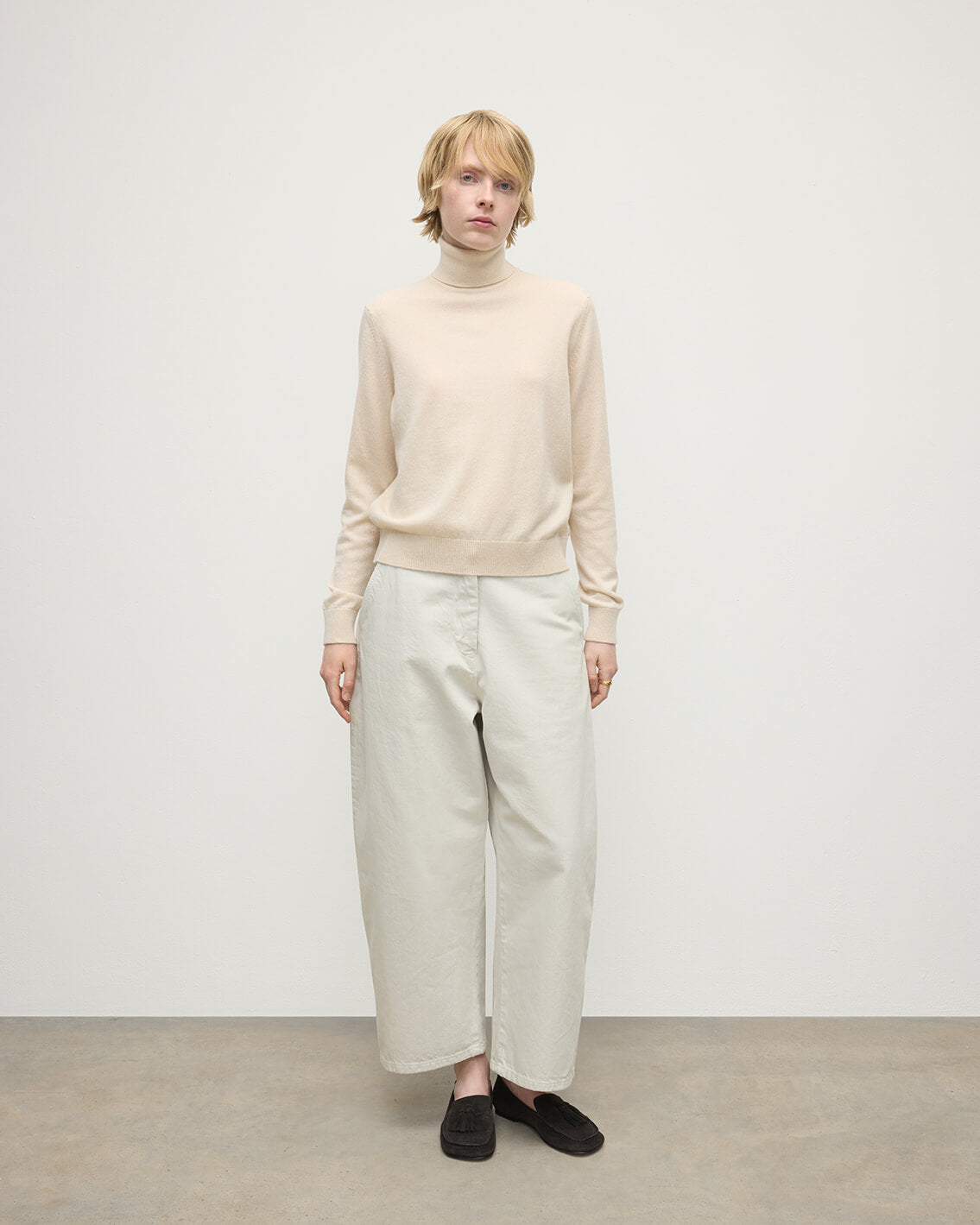 Johnstons of Elgin AW25 Women's Knitwear Champagne Classic Cashmere Cream Roll Neck Jumper KAP05584SA0502