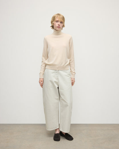 Johnstons of Elgin AW25 Women's Knitwear Champagne Classic Cashmere Cream Roll Neck Jumper KAP05584SA0502