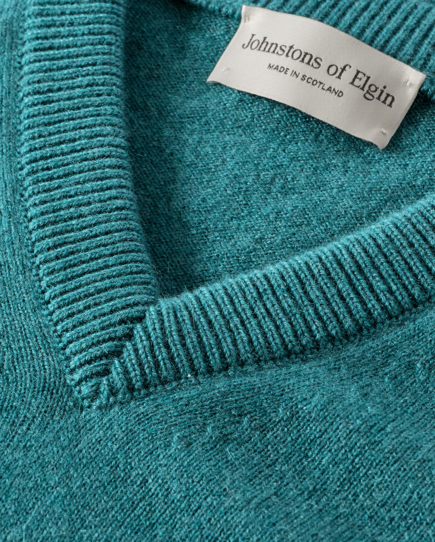 JOHNSTONS OF ELGIN MENS RORY VEE NECK CLASSIC JUMPER 100% CASHMERE KAP05594SC4720