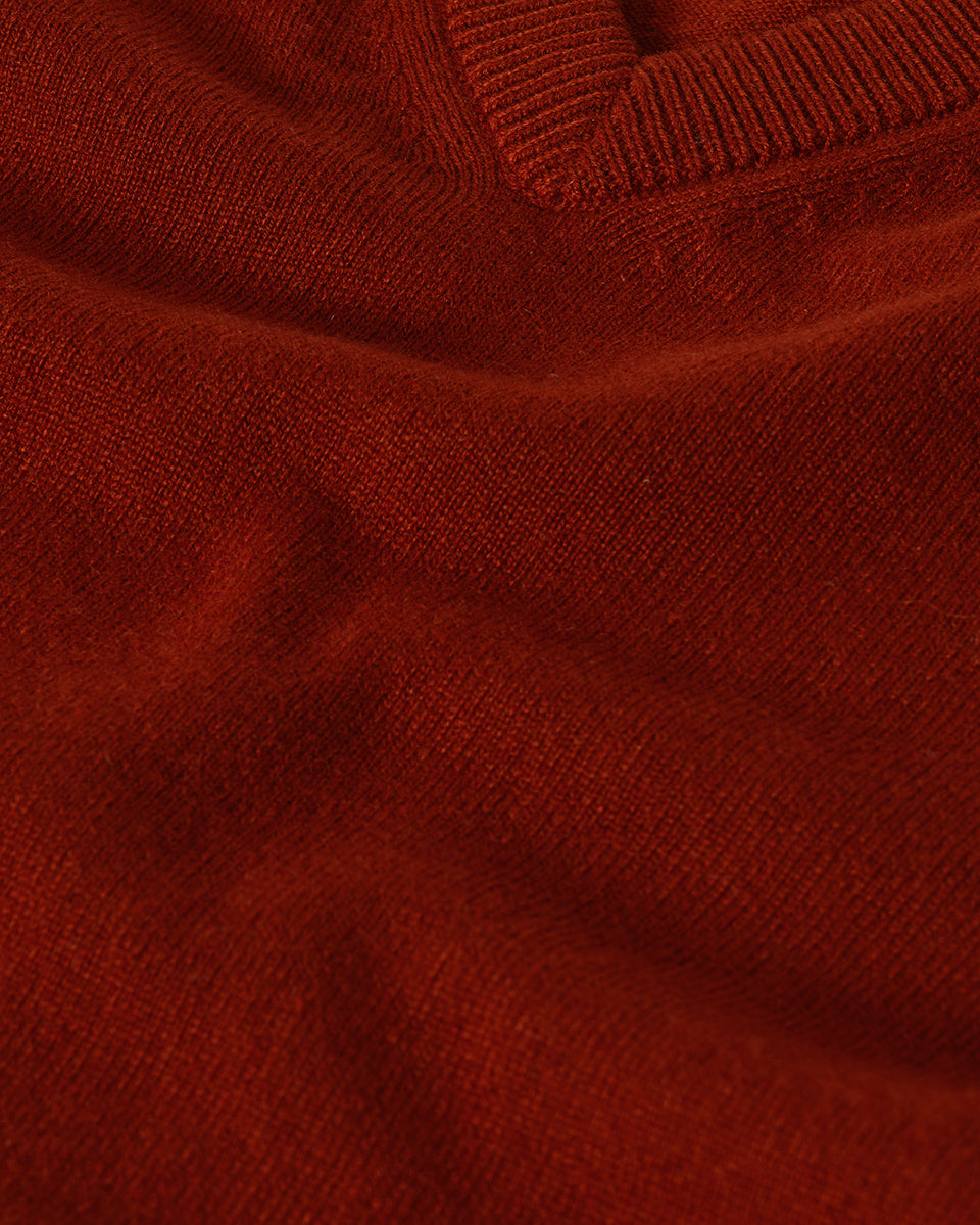 Johnstons of Elgin AW25 Men's Knitwear Oxblood Classic Cashmere Red V Neck KAP05594SG4463