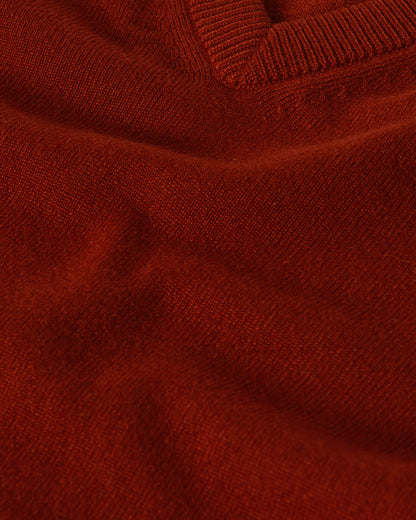 Johnstons of Elgin AW25 Men's Knitwear Oxblood Classic Cashmere Red V Neck KAP05594SG4463