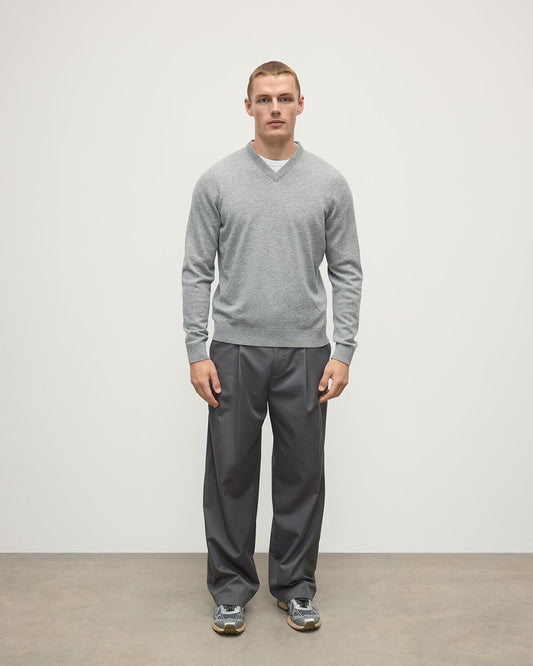 Johnstons of Elgin AW25 Men's Knitwear Light Grey Classic Cashmere Grey V Neck Jumper KAP05594HA0308