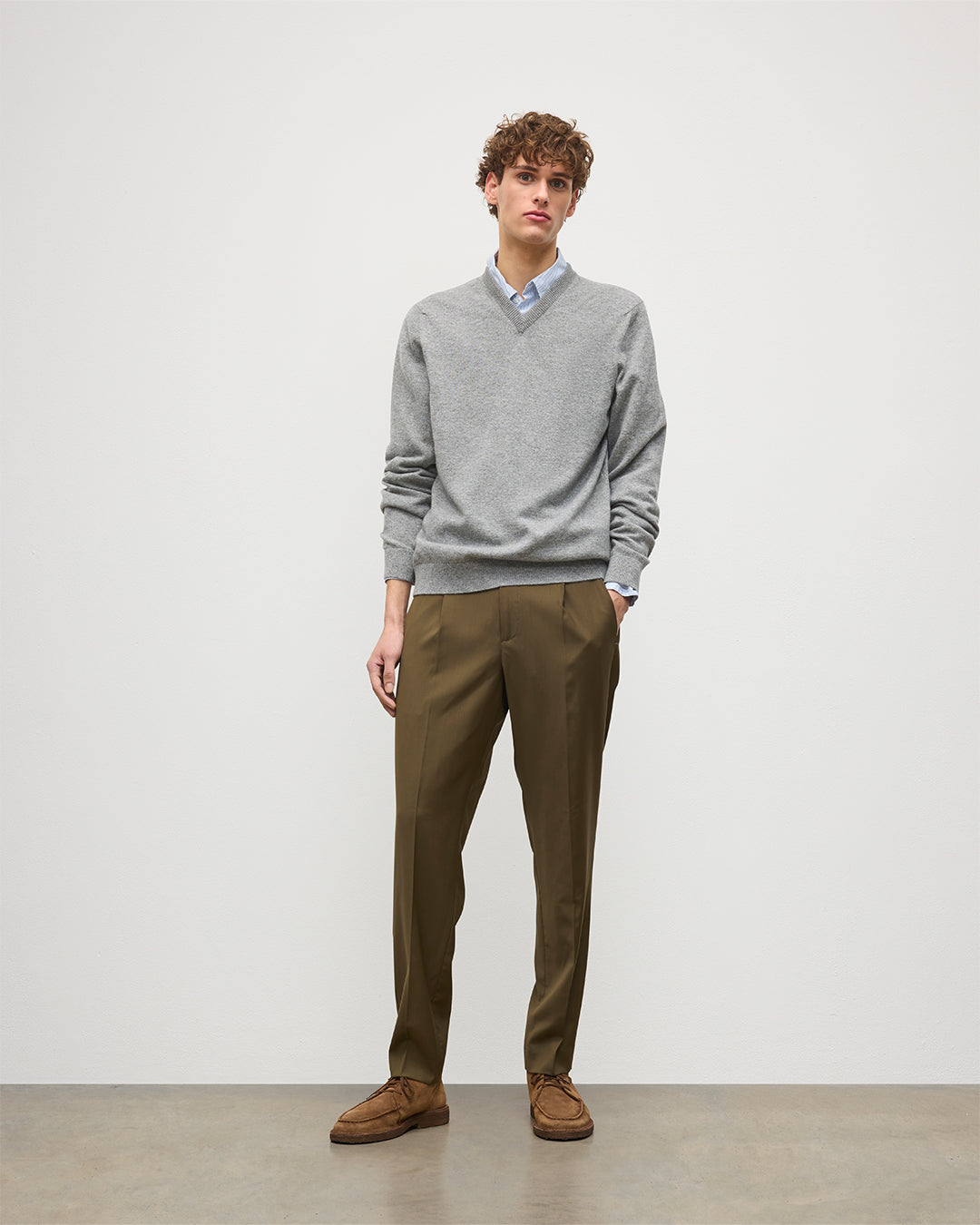 JOHNSTONS OF ELGIN MENS RORY VEE NECK CLASSIC JUMPER 100% CASHMERE KAP05594HA0400