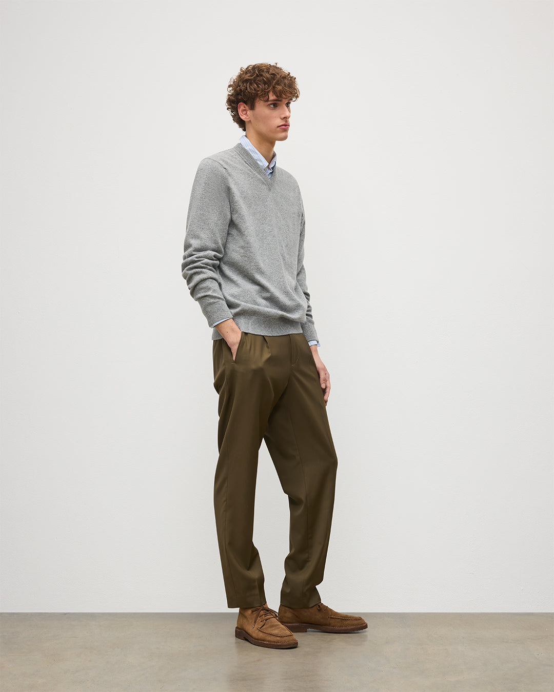 JOHNSTONS OF ELGIN MENS RORY VEE NECK CLASSIC JUMPER 100% CASHMERE KAP05594HA0400