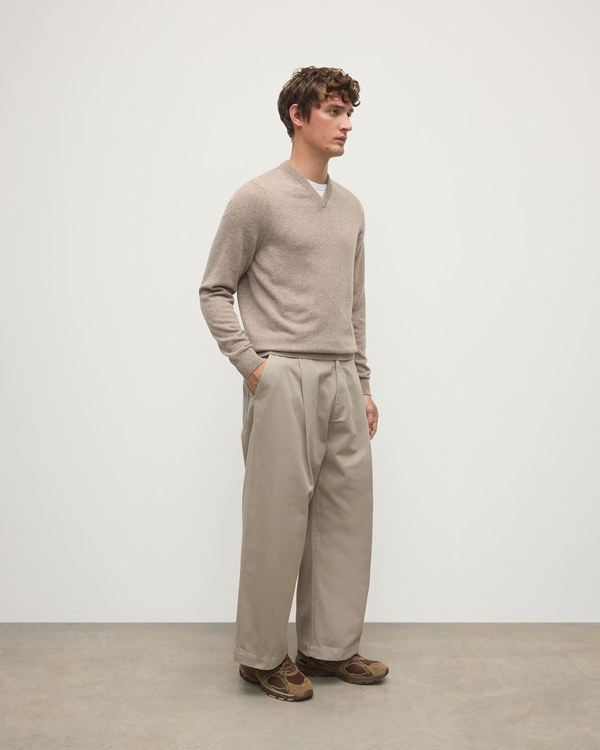 Johnstons of Elgin AW25 Men's Knitwear Ash Classic Cashmere Brown V Neck Jumper KAP05594HB4334