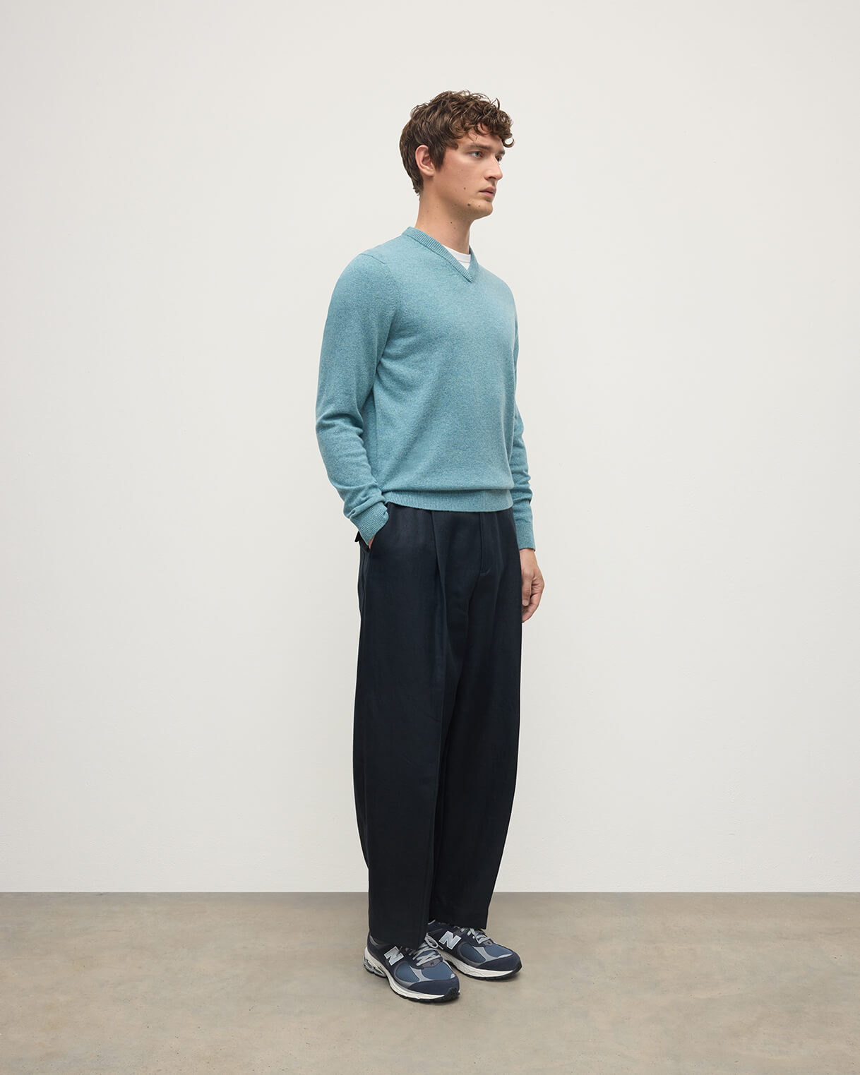 Classic Cashmere Green V Neck Jumper | Luxury Men's Knitwear