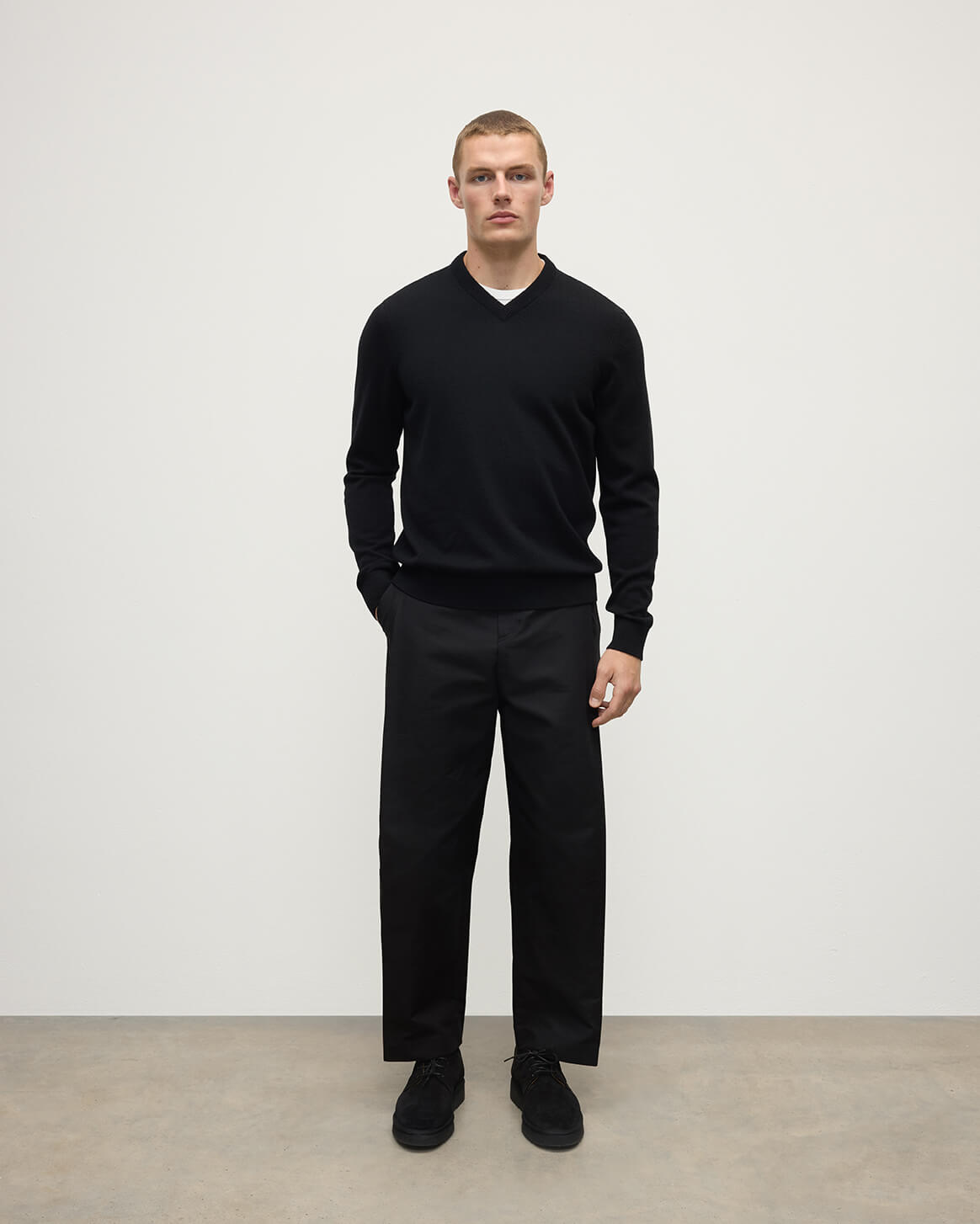 Johnstons of Elgin AW25 Men's Knitwear Black Classic Cashmere Black V Neck KAP05594SA7210