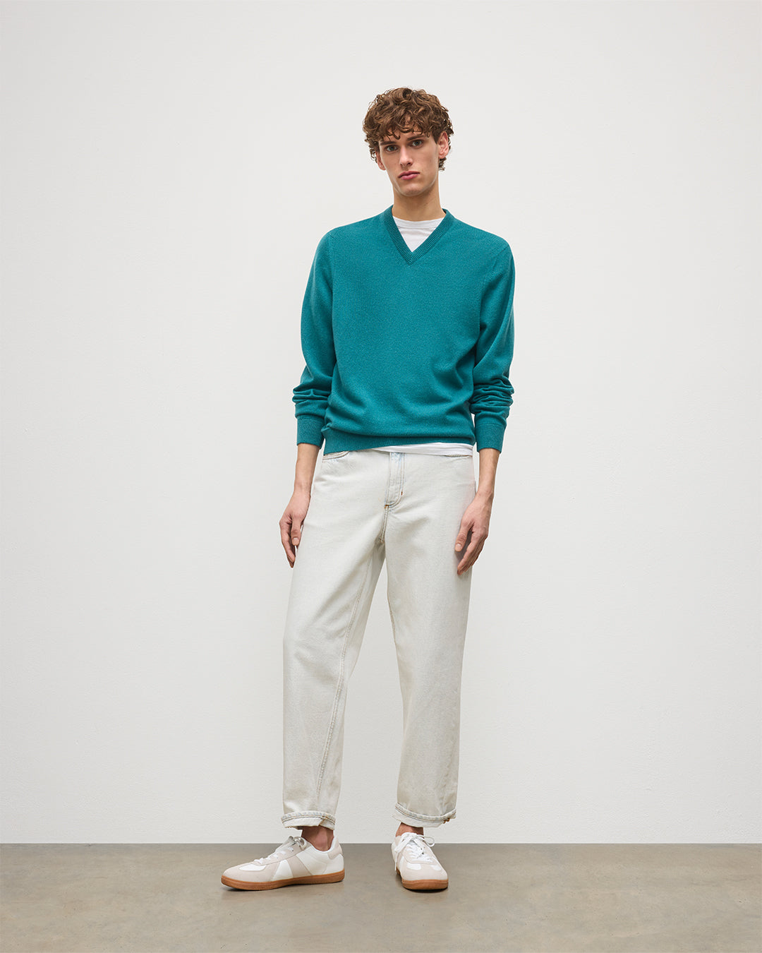 Johnstons of Elgin Rory Green Cashmere V-Neck Jumper