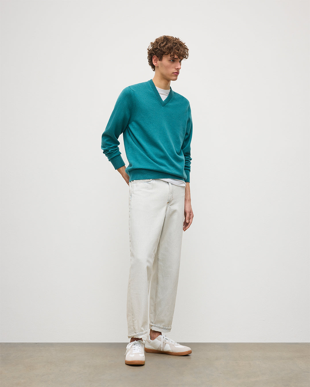 JOHNSTONS OF ELGIN MENS RORY VEE NECK CLASSIC JUMPER 100% CASHMERE KAP05594SC4720