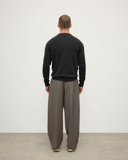 Johnstons of Elgin AW25 Men's Knitwear Icon Classic Cashmere Dark Grey V Neck KAP05594SC7330