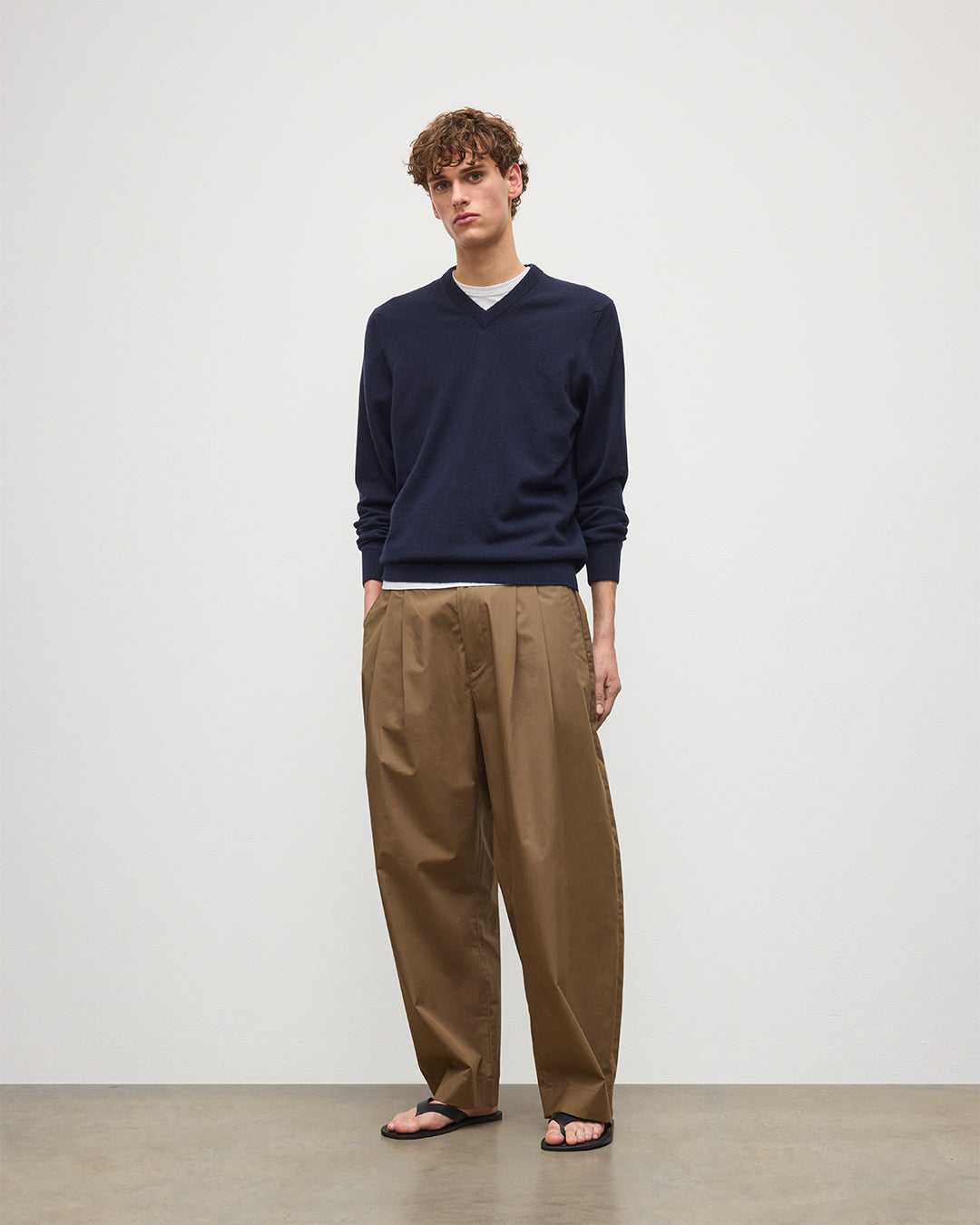 メンズ・カシミヤの必需品｜Johnstons of Elgin