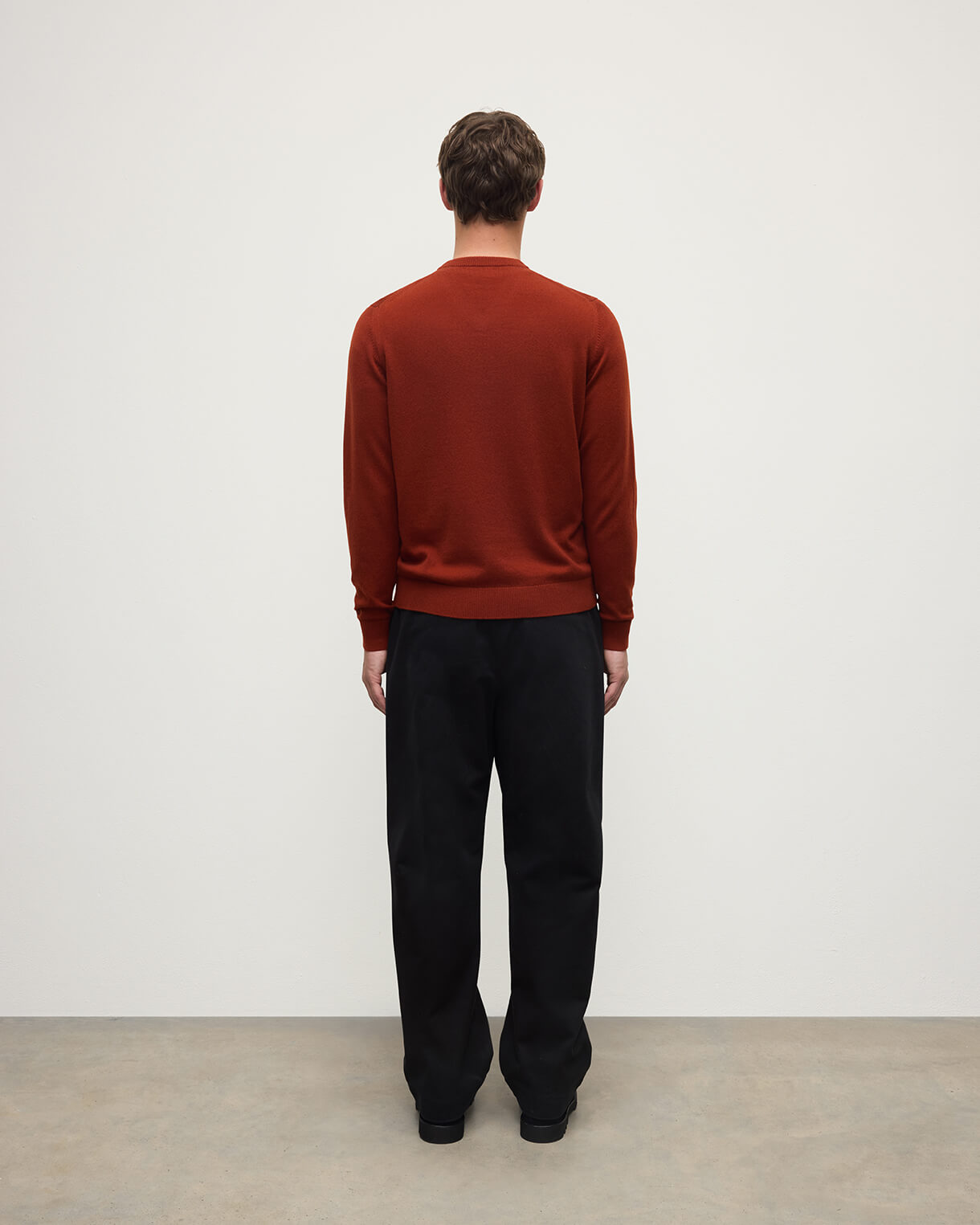 Johnstons of Elgin AW25 Men's Knitwear Oxblood Classic Cashmere Red V Neck KAP05594SG4463