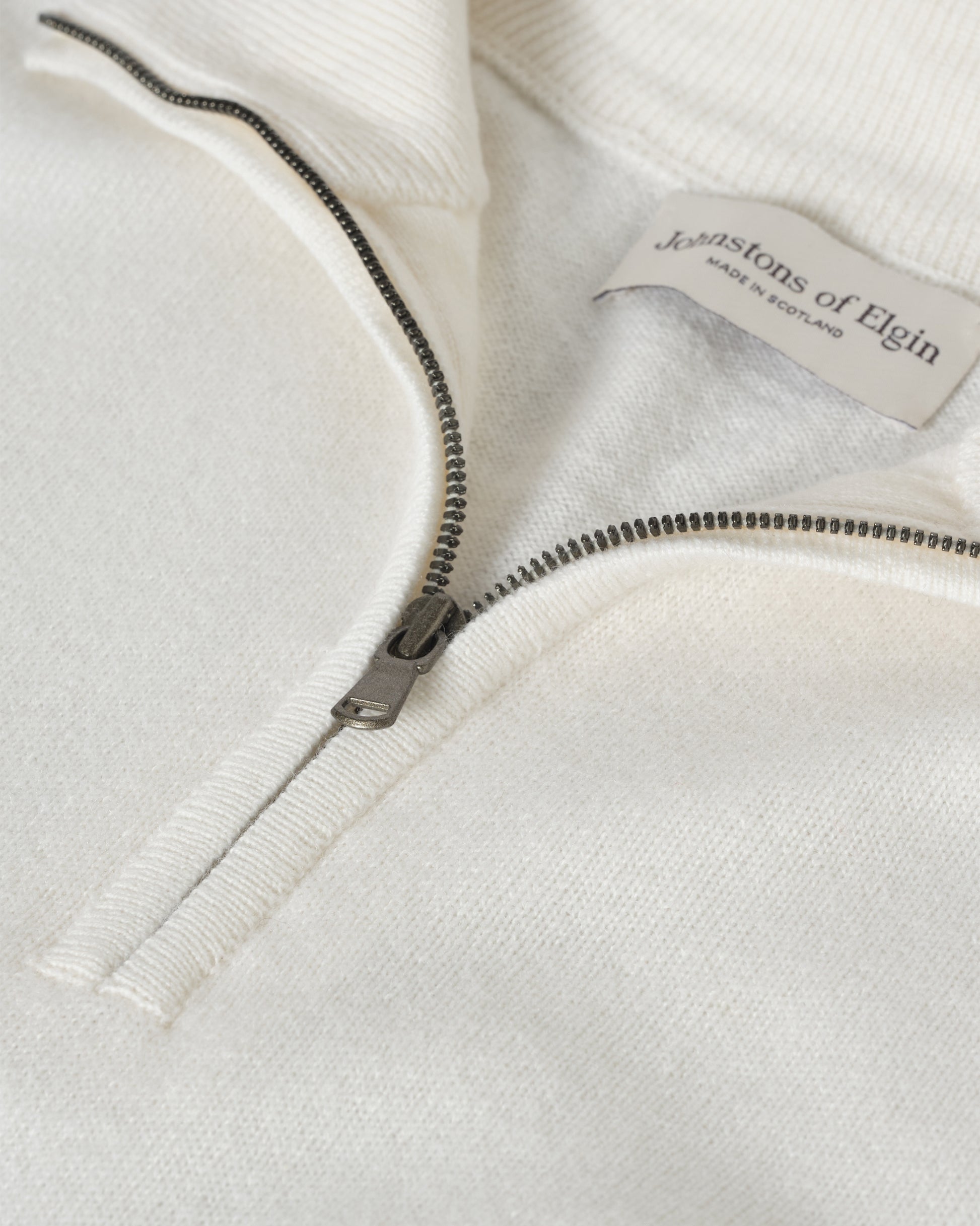 JOHNSTONS OF ELGIN MENS RORY CLASSIC HALF ZIP CLASSIC SWEATER 100% CASHMERE KAP05695SA0606