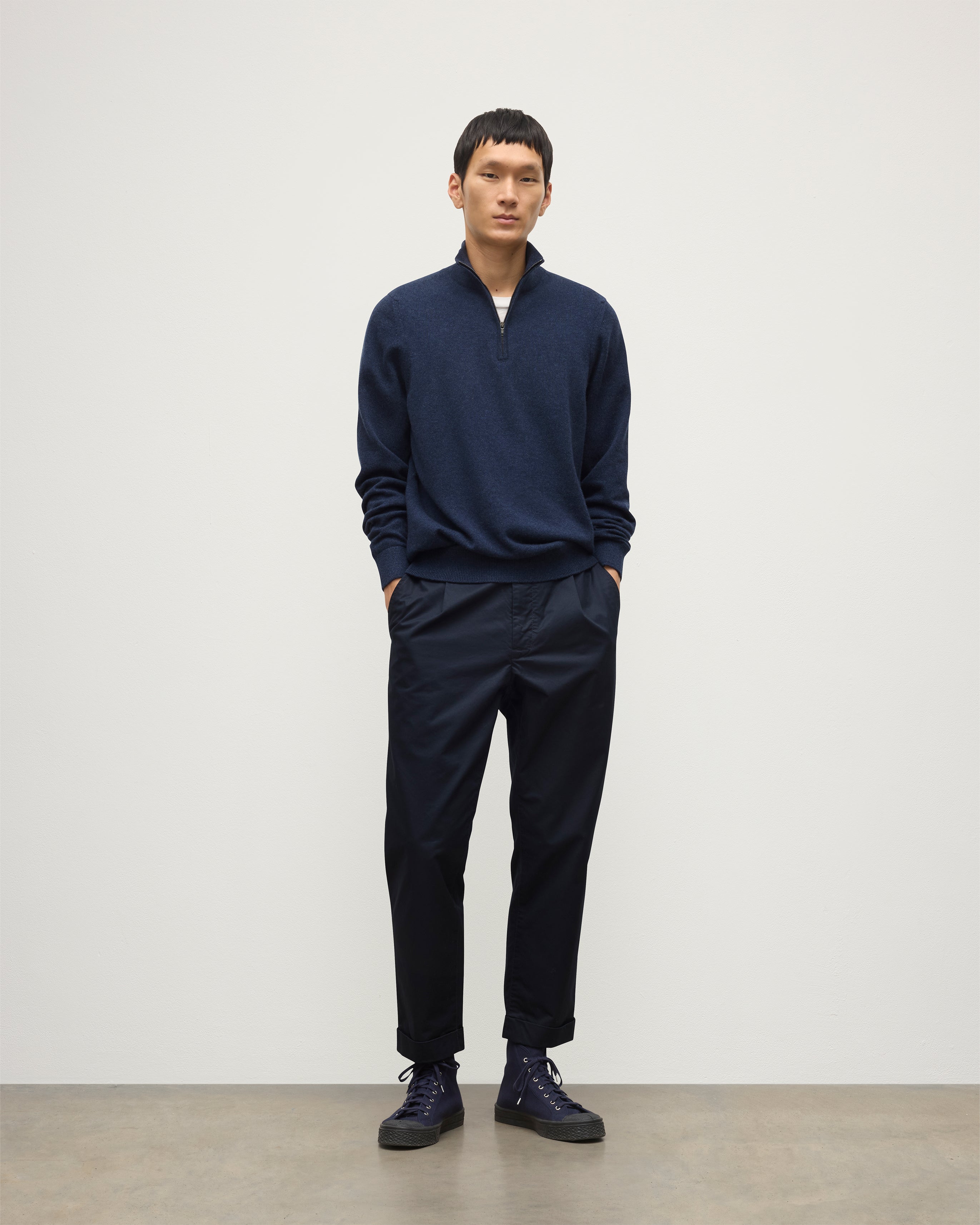 メンズ・カシミヤの必需品｜Johnstons of Elgin