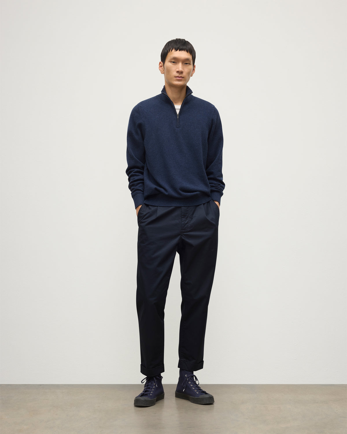 メンズ・カシミヤの必需品｜Johnstons of Elgin