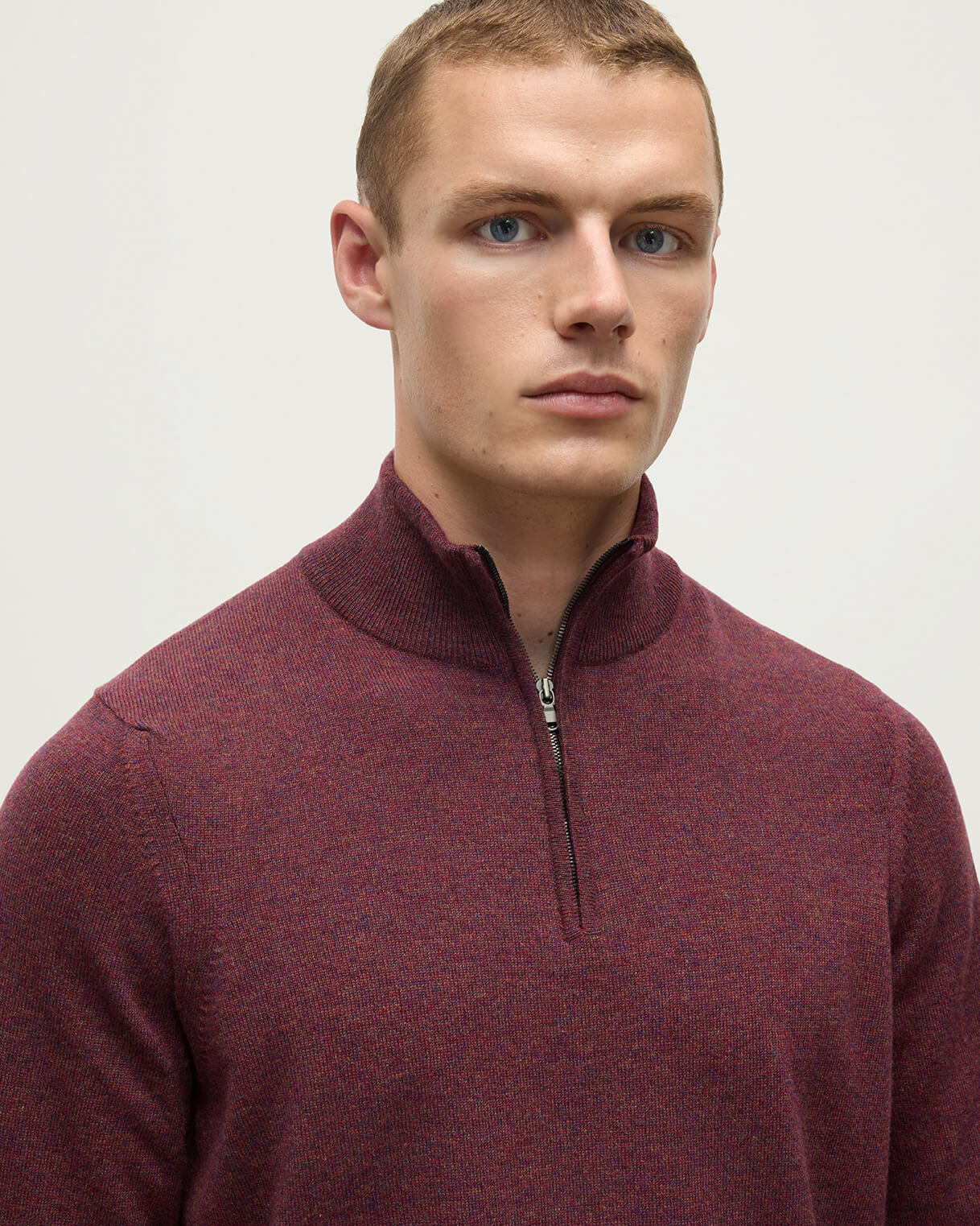 Johnstons of Elgin AW25 Men's Knitwear Damson Classic Cashmere Purple Zip Neck Jumper KAP05695HE7064