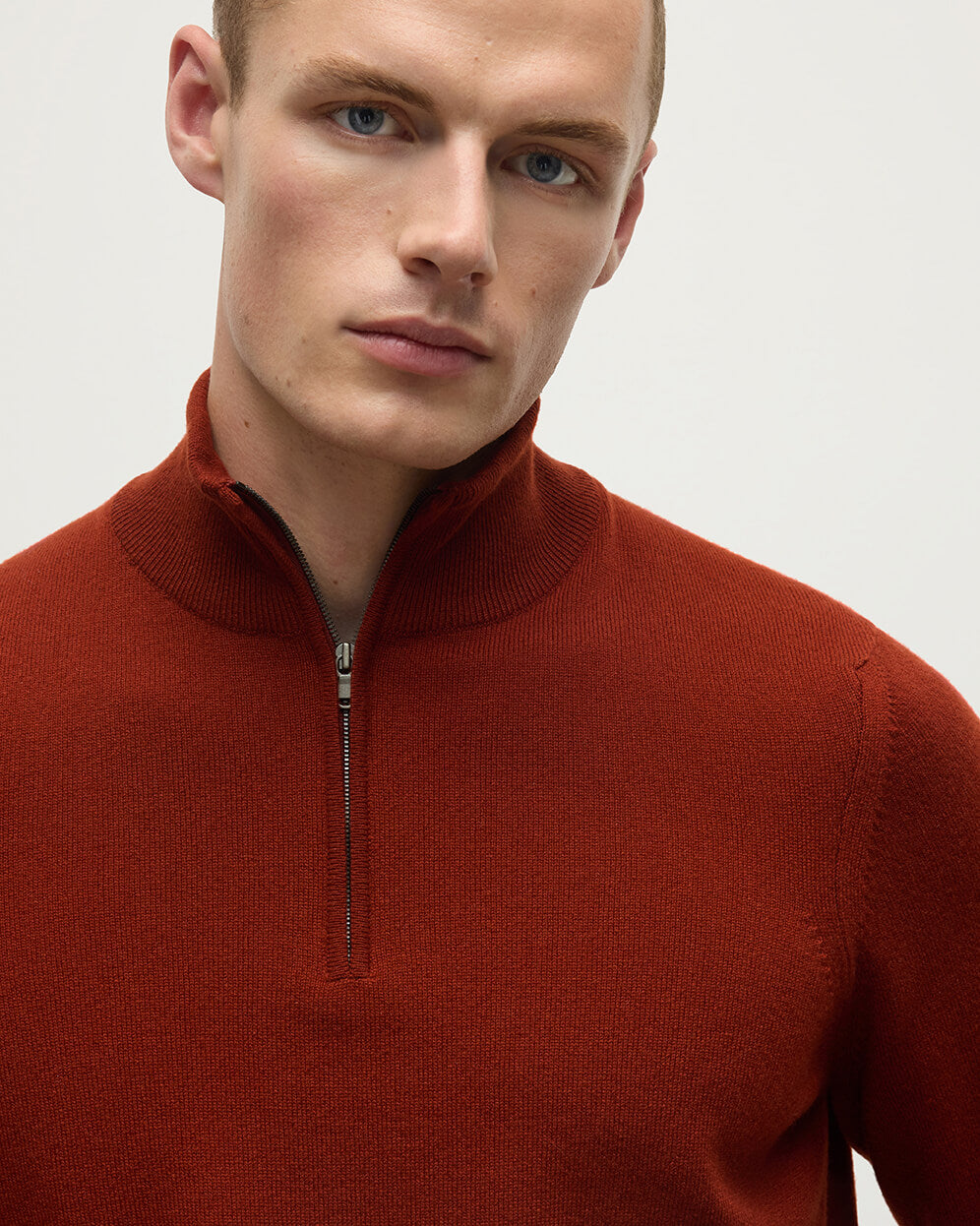 Johnstons of Elgin AW25 Men's Knitwear Oxblood Classic Cashmere Red Zip Neck Jumper KAP05695SG4463