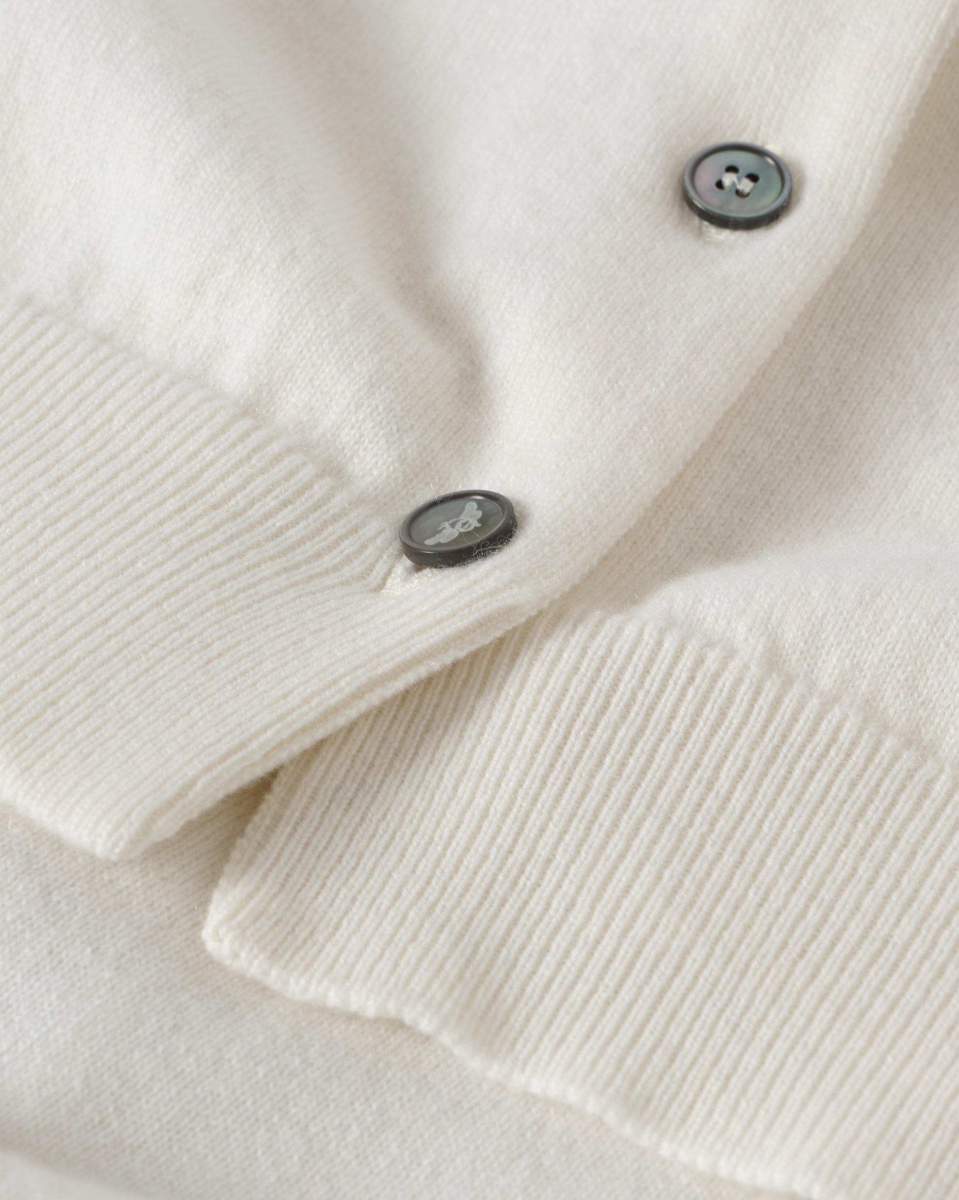 JOHNSTONS OF ELGIN WOMENS IRIS CLASSIC CREW CARDIGAN WHITE 100% CASHMERE KAP05704SA0606