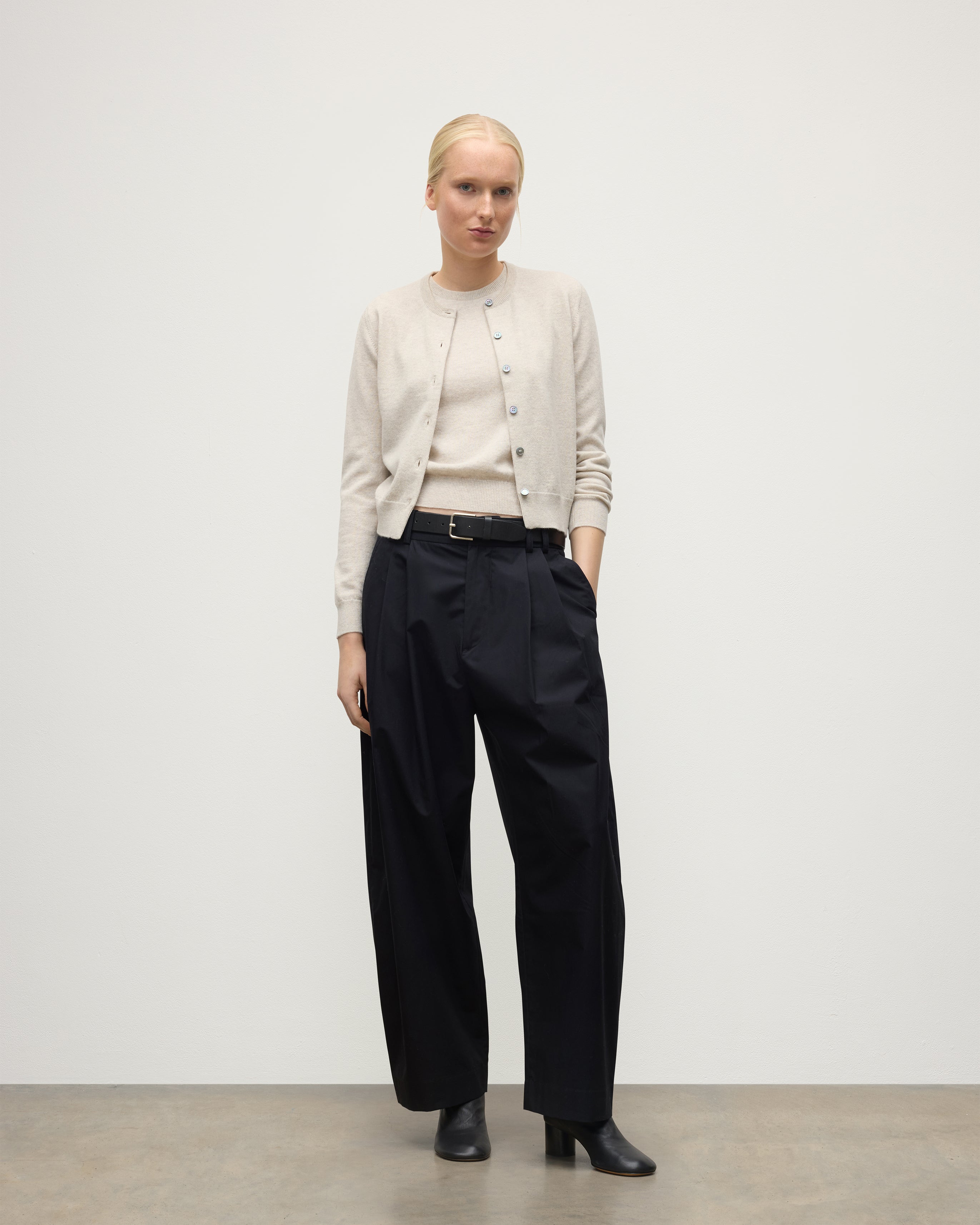 Iris Natural Classic Cashmere Cardigan | Made In Scotland