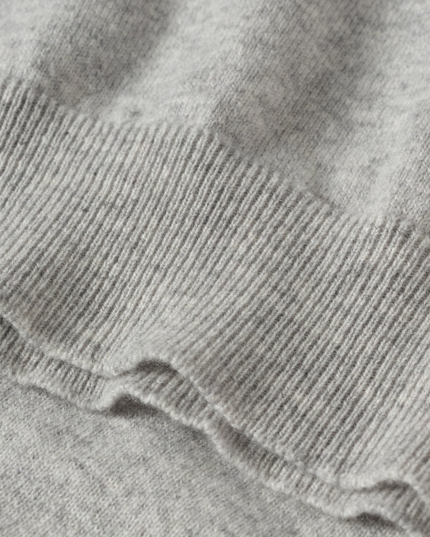 JOHNSTONS OF ELGIN WOMENS IRIS CLASSIC SLEEVELESS CREW GREY 100% CASHMERE KAP05705HA0399