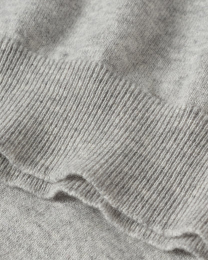 JOHNSTONS OF ELGIN WOMENS IRIS CLASSIC SLEEVELESS CREW GREY 100% CASHMERE KAP05705HA0399