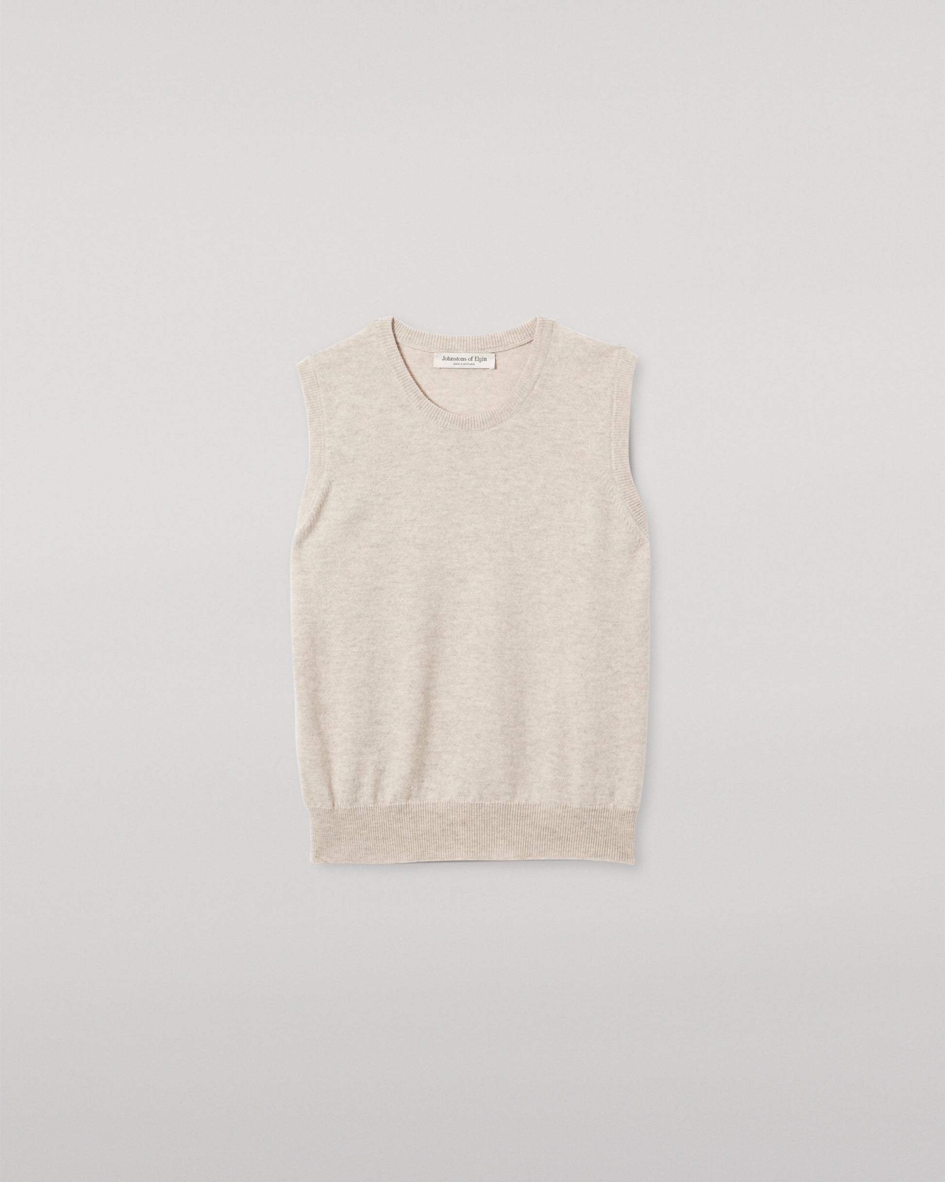 JOHNSTONS OF ELGIN WOMENS IRIS CLASSIC SLEEVELESS CREW NATURAL 100% CASHMERE KAP05705HA0402