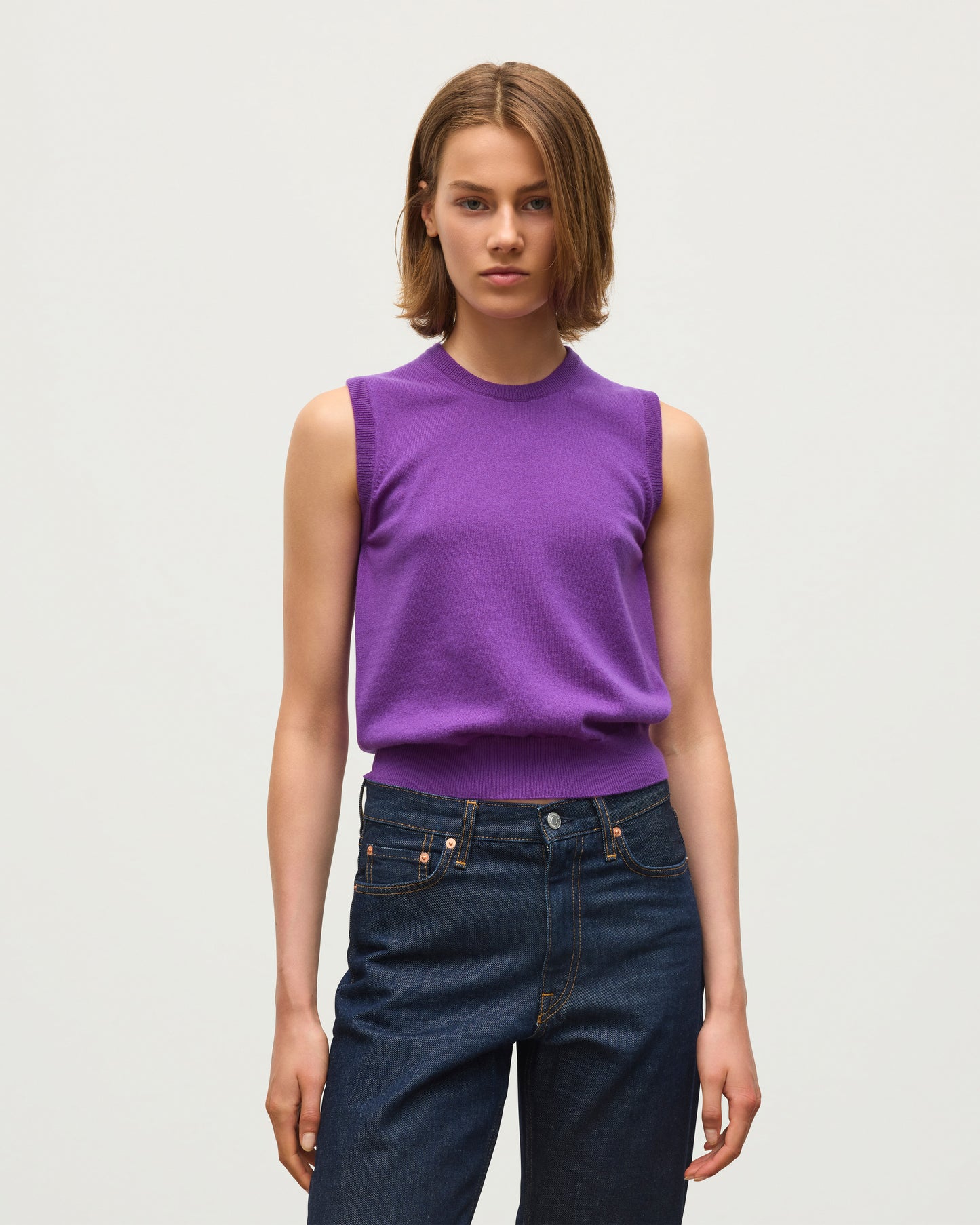 JOHNSTONS OF ELGIN IRIS SLEEVELESS CREW PETITE CASHMERE ROUND NECK TANK - 2 PLY PURPLE 100% CASHMERE KAP05705SD5371