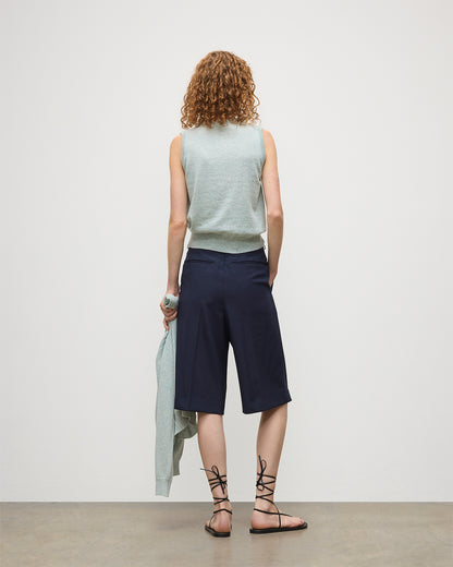 JOHNSTONS OF ELGIN WOMENS IRIS CLASSIC SLEEVELESS CREW LIGHT GREEN 100% CASHMERE KAP05705HC0047