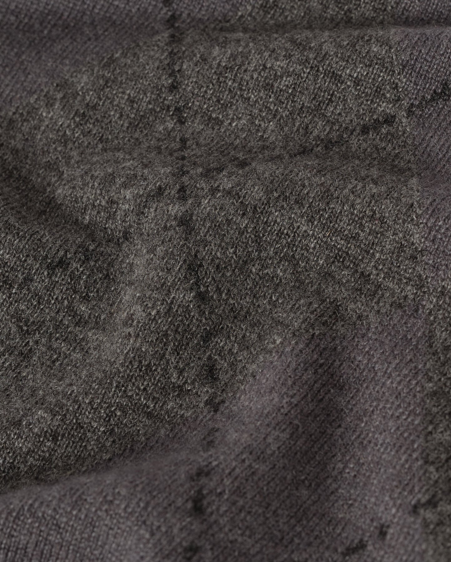 JOHNSTONS OF ELGIN CLAN SLOUCH SWEATER CASHMERE ARGYLE INTARSIA ROUND NECK SLOUCH SWEATER - 2 PLY GREY 100% CASHMERE KAP05732JU1655