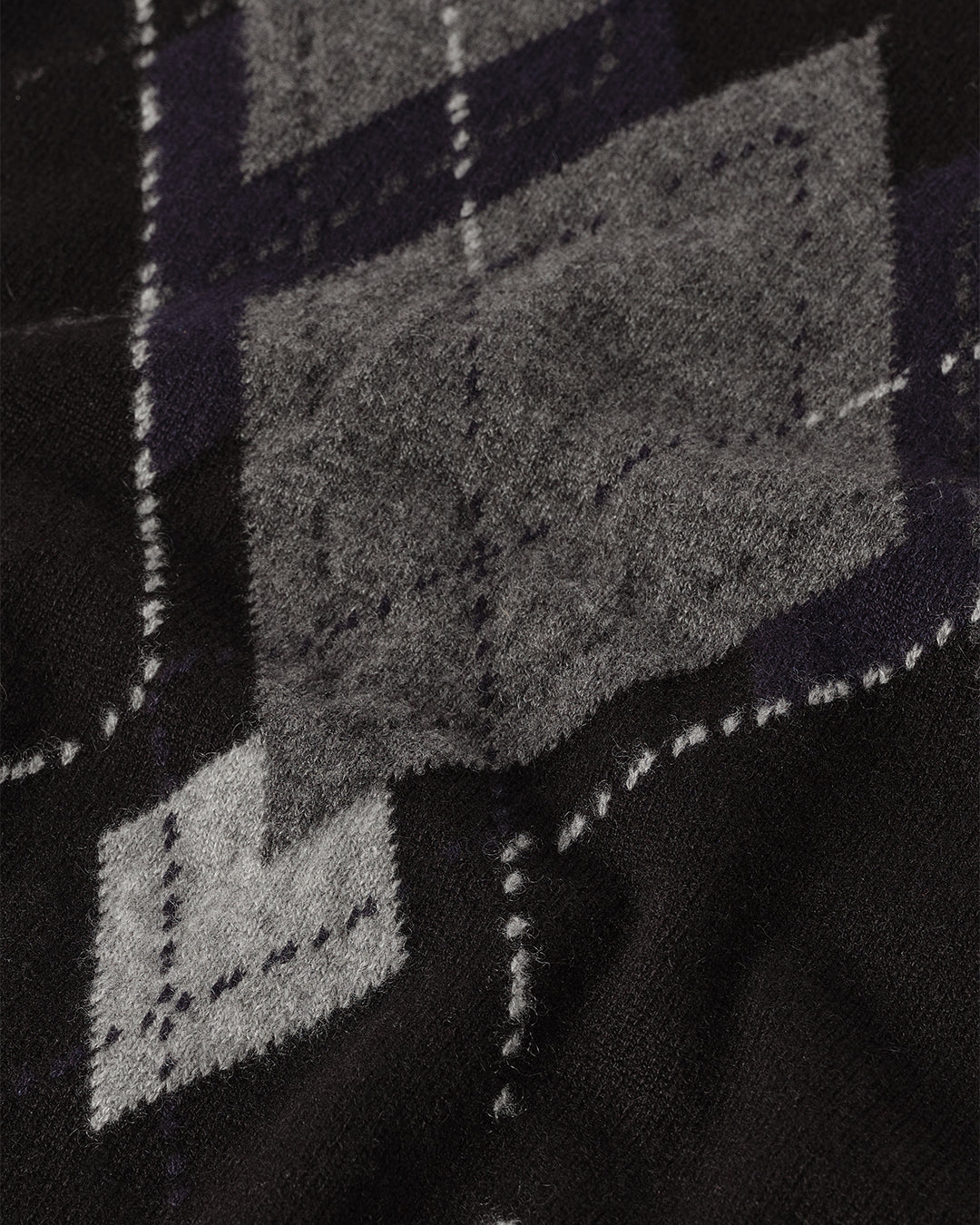 JOHNSTONS OF ELGIN WOMENS ARGYLL LE JABOTS SLEEVELESS CREW BLACK 100% CASHMERE KAP05766JU1609