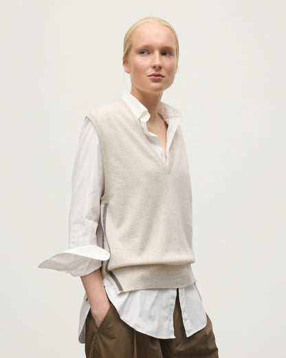 MODEL WEARS JOHNSTONS OF ELGIN WOMENS TILDA SLEEVELESS VEE NATURAL 100% CASHMERE KAP05767Q25969